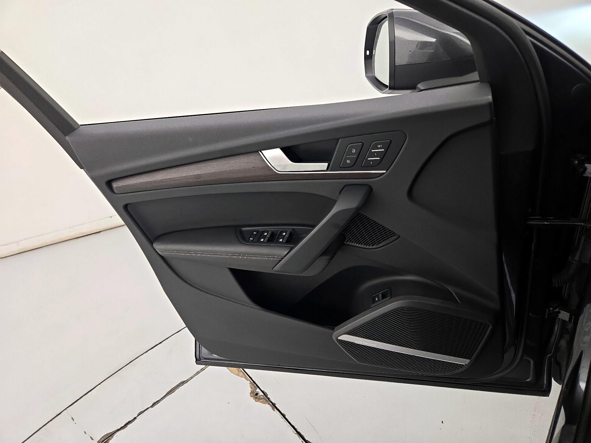 Thumbnail: 2022 Audi Q5 - 12