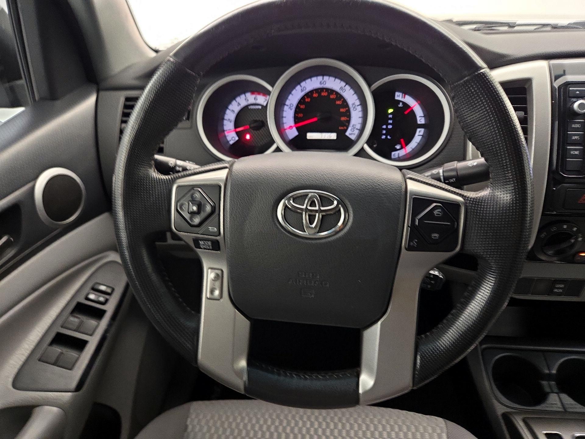 Thumbnail: 2015 Toyota Tacoma - 10