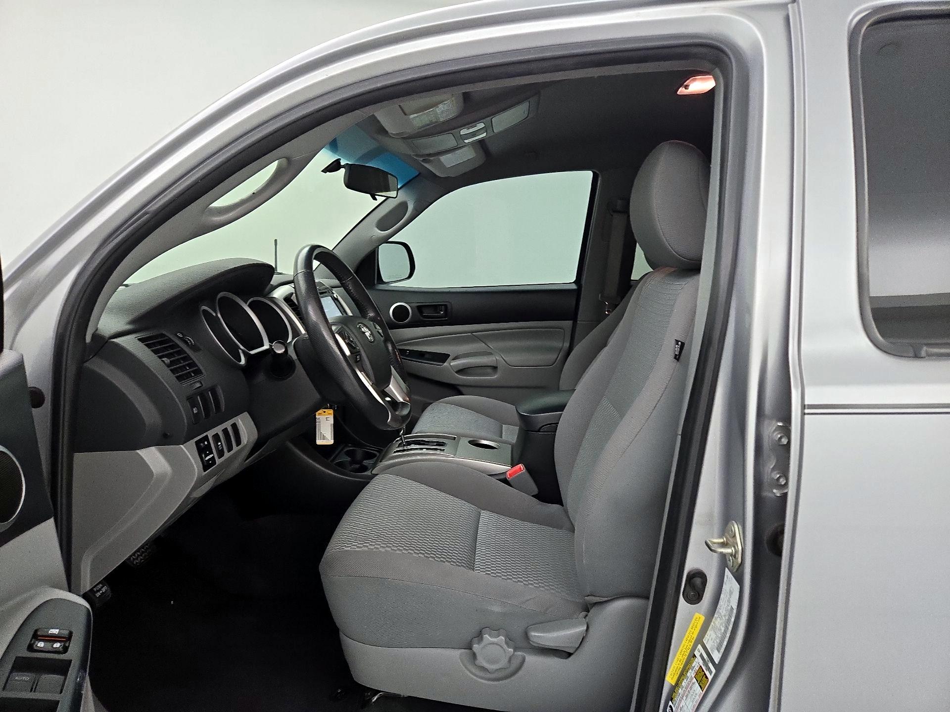 Thumbnail: 2015 Toyota Tacoma - 11