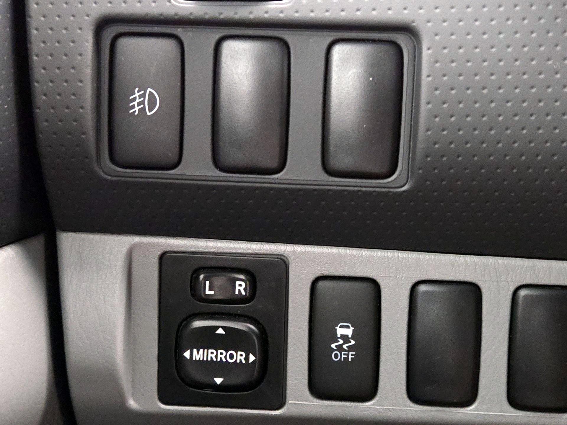 Thumbnail: 2015 Toyota Tacoma - 13