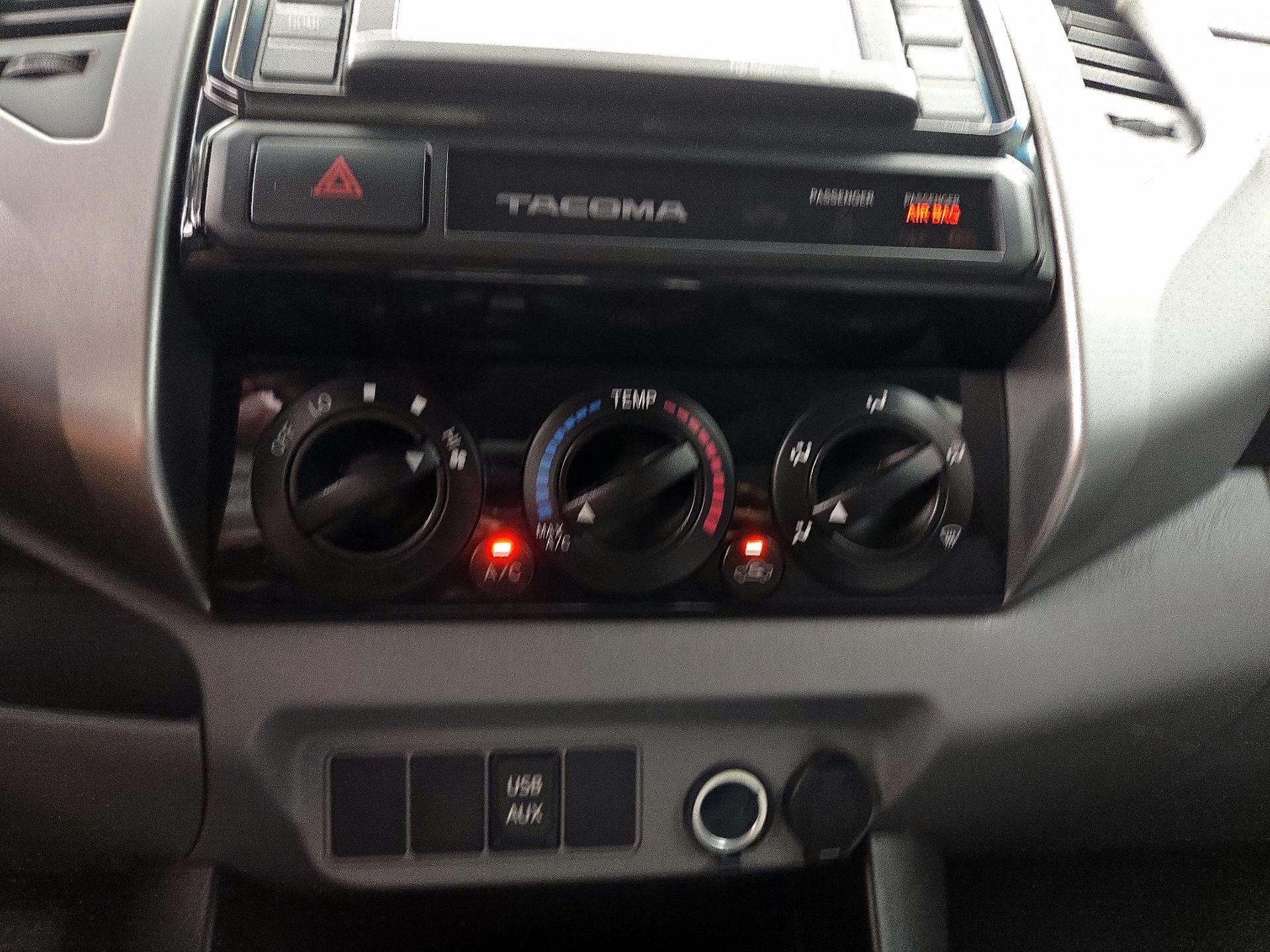 Thumbnail: 2015 Toyota Tacoma - 16