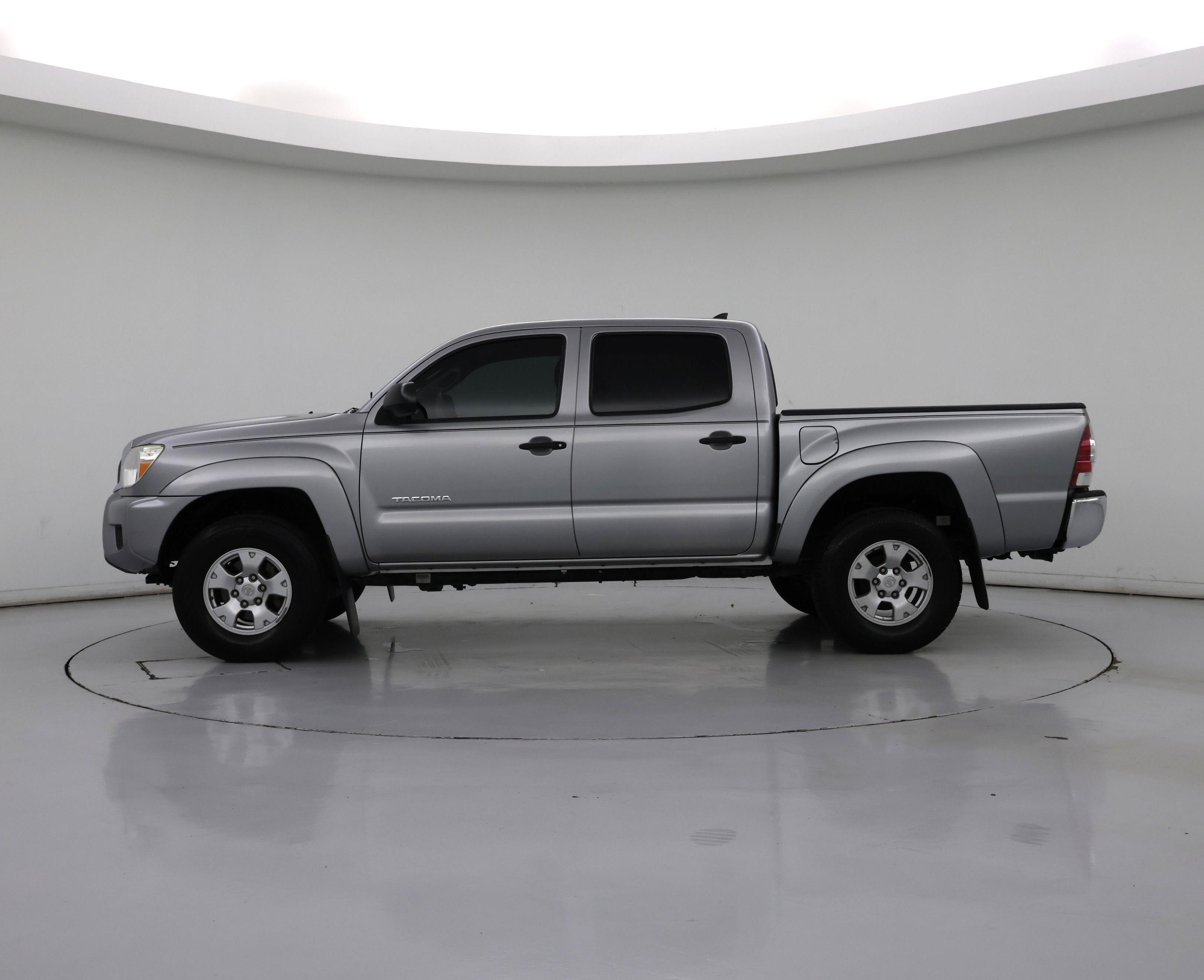 Thumbnail: 2015 Toyota Tacoma - 3