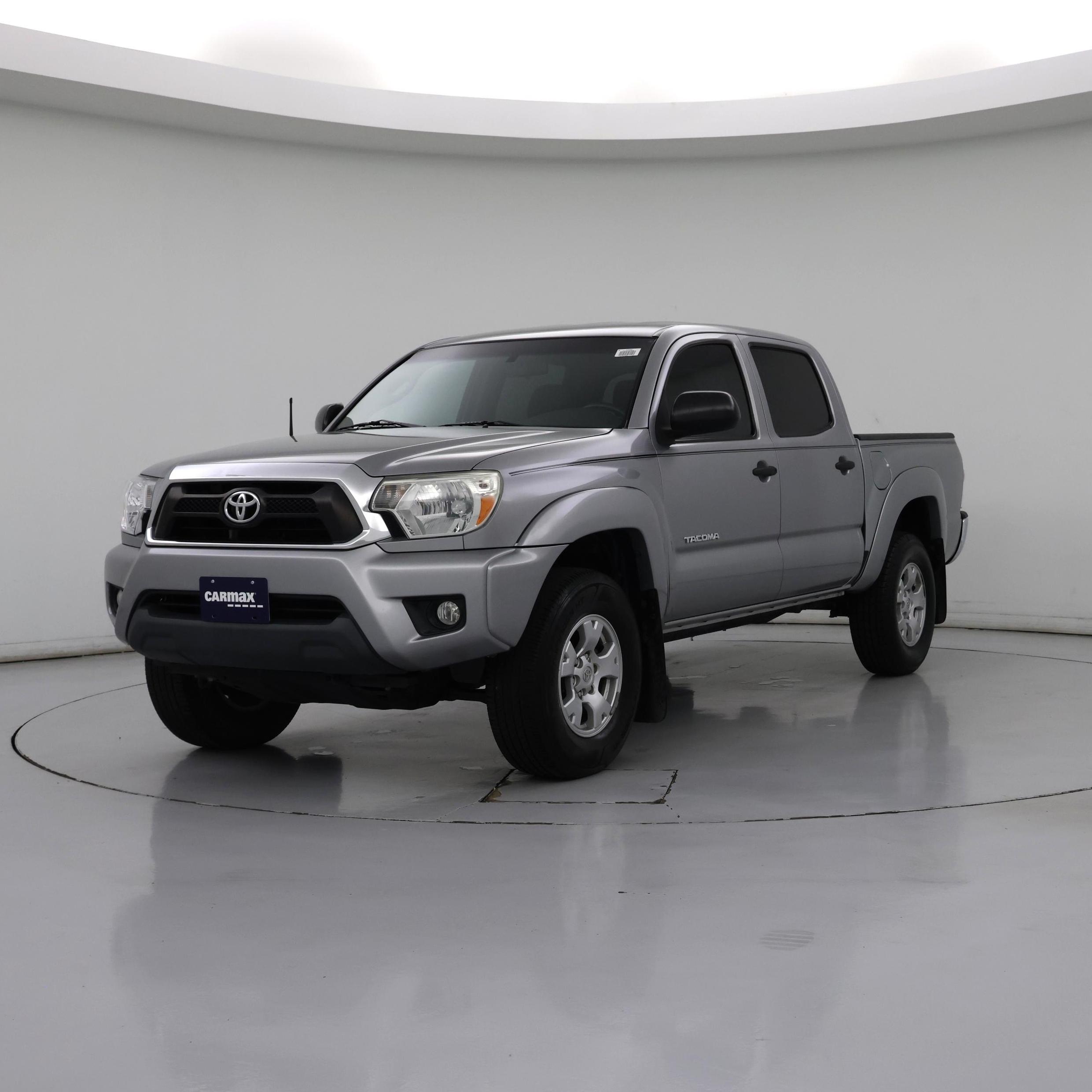 Thumbnail: 2015 Toyota Tacoma - 4