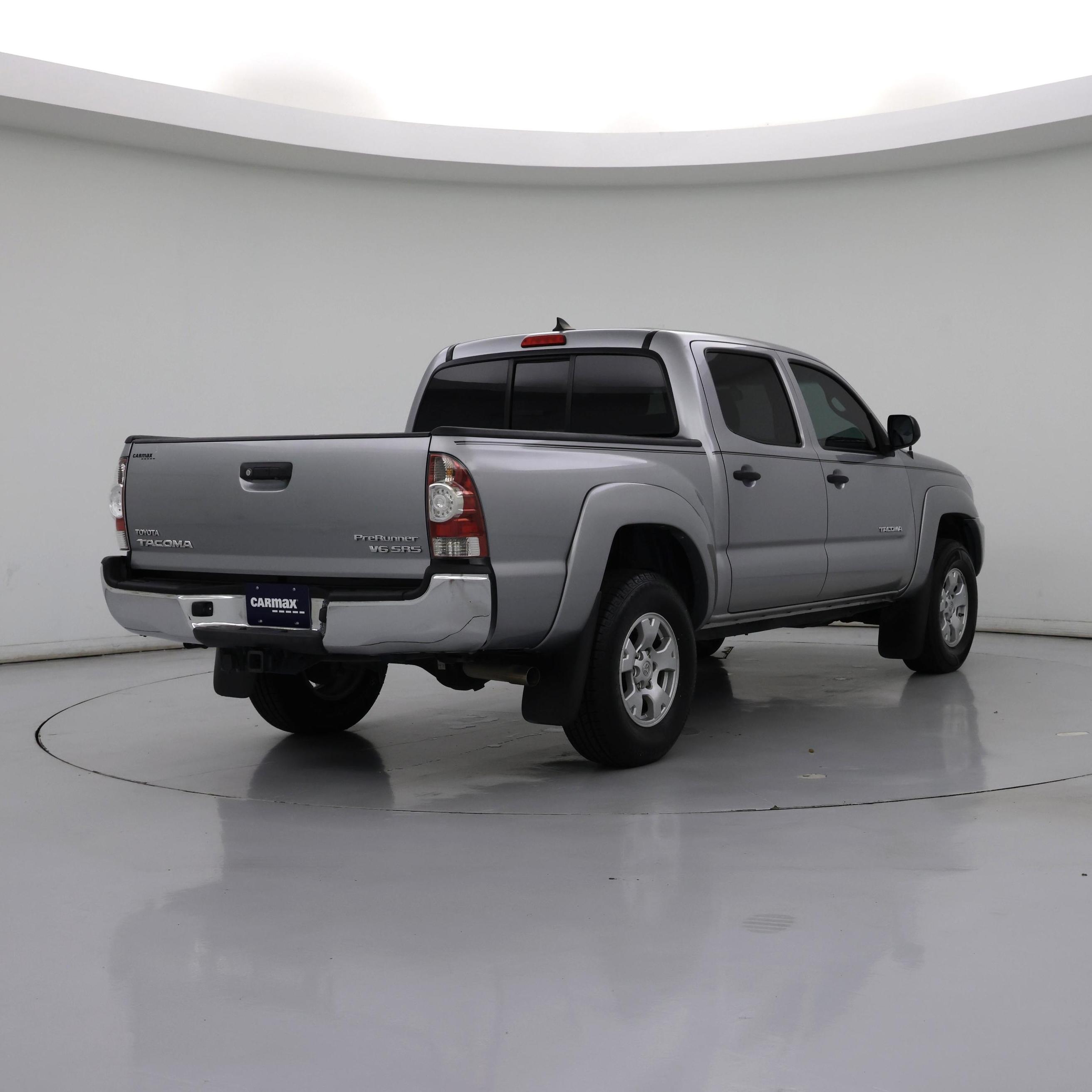 Thumbnail: 2015 Toyota Tacoma - 8