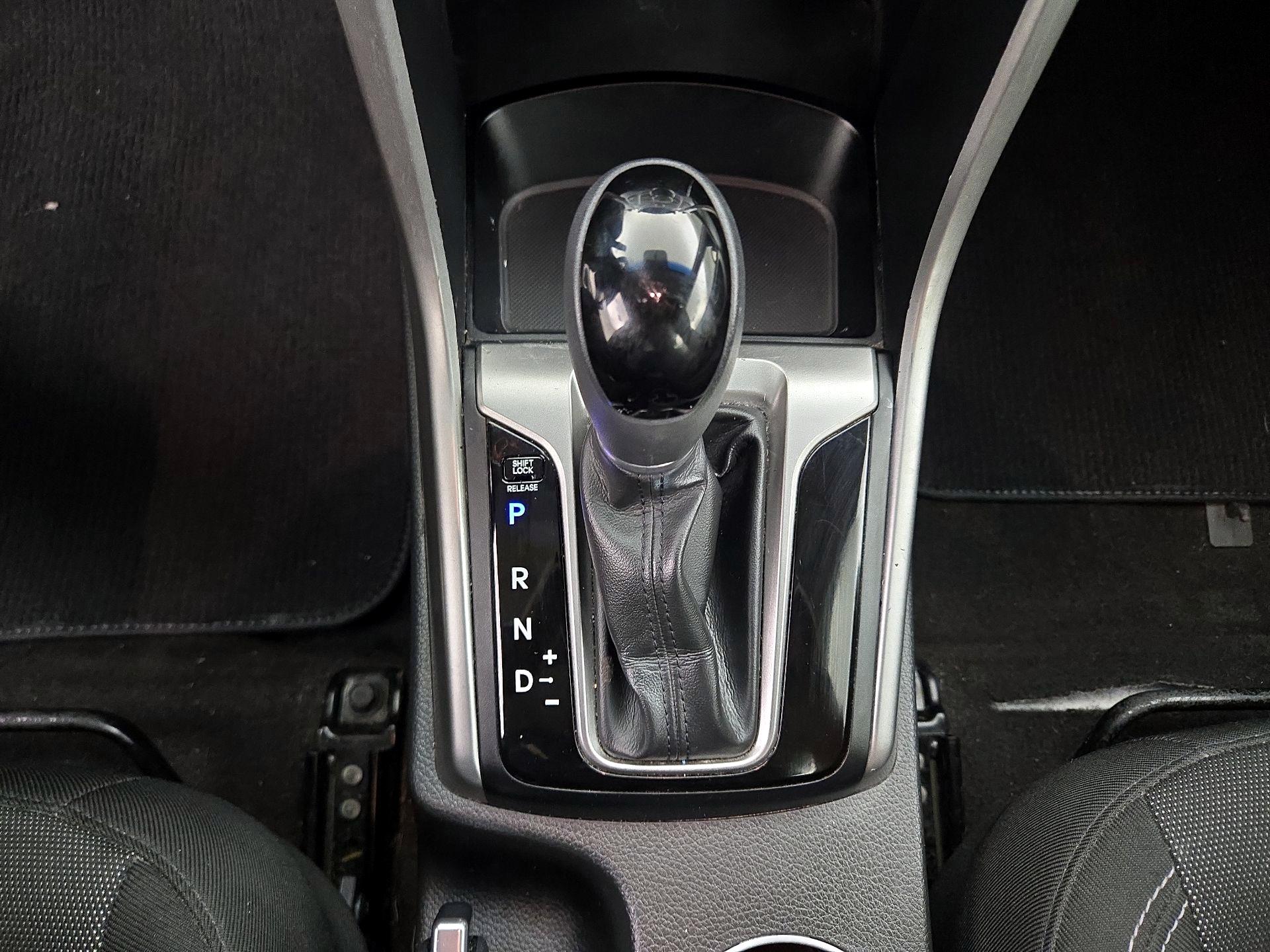 Thumbnail: 2014 Hyundai Elantra - 16