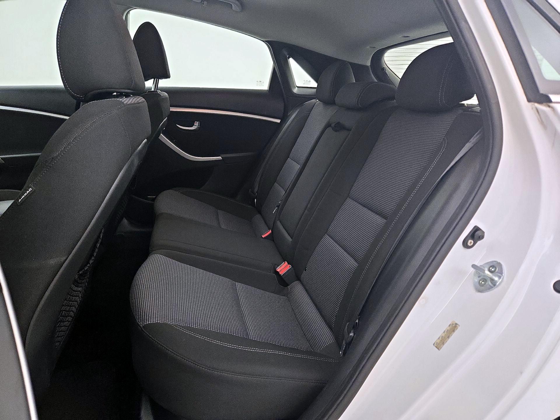 Thumbnail: 2014 Hyundai Elantra - 18