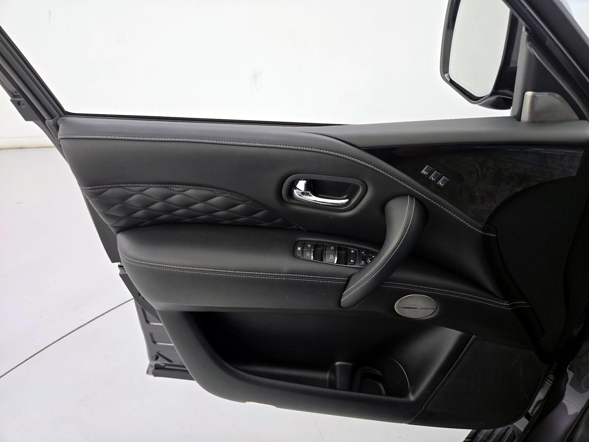 Thumbnail: 2023 INFINITI QX80 - 12