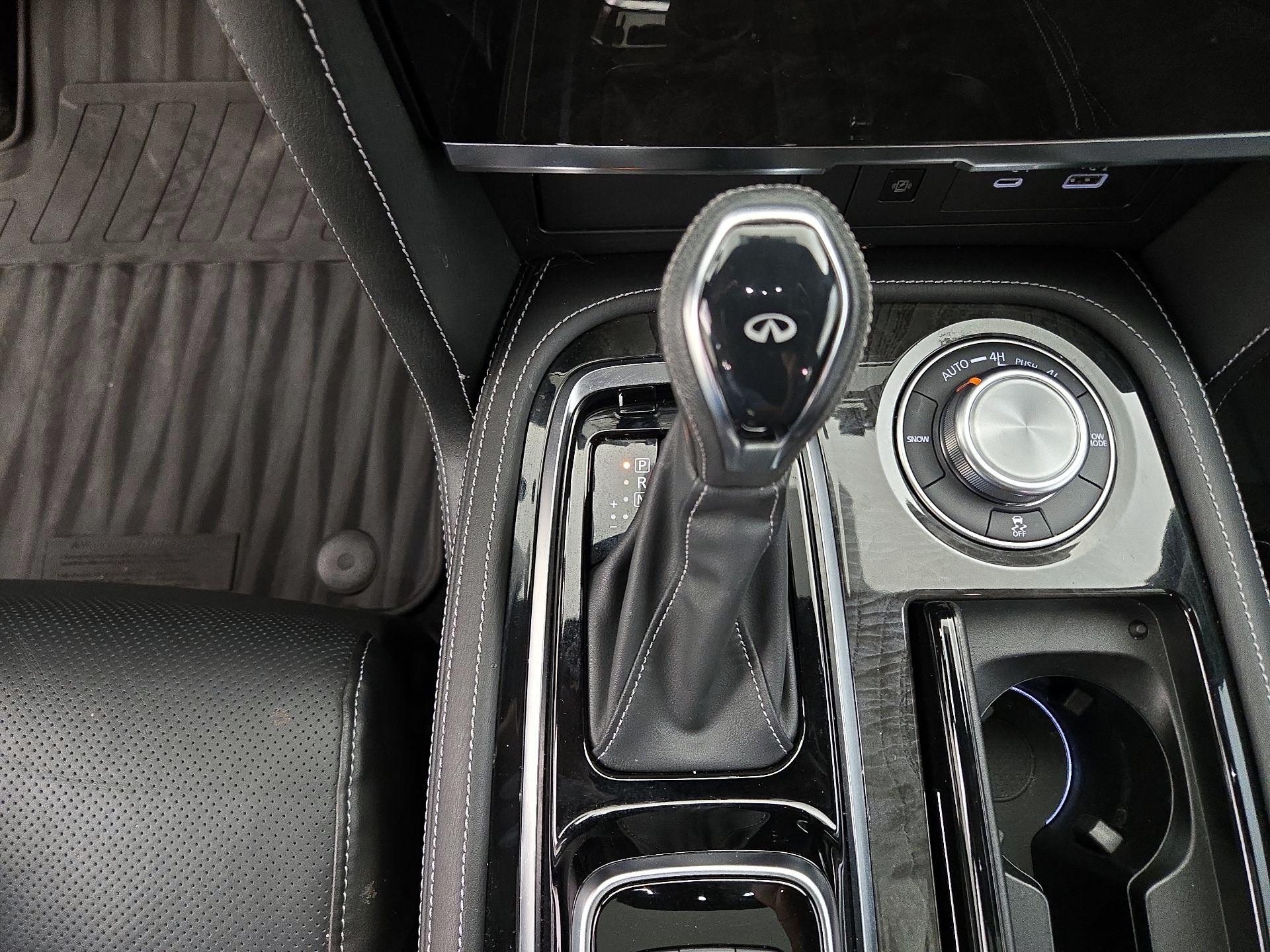 Thumbnail: 2023 INFINITI QX80 - 18
