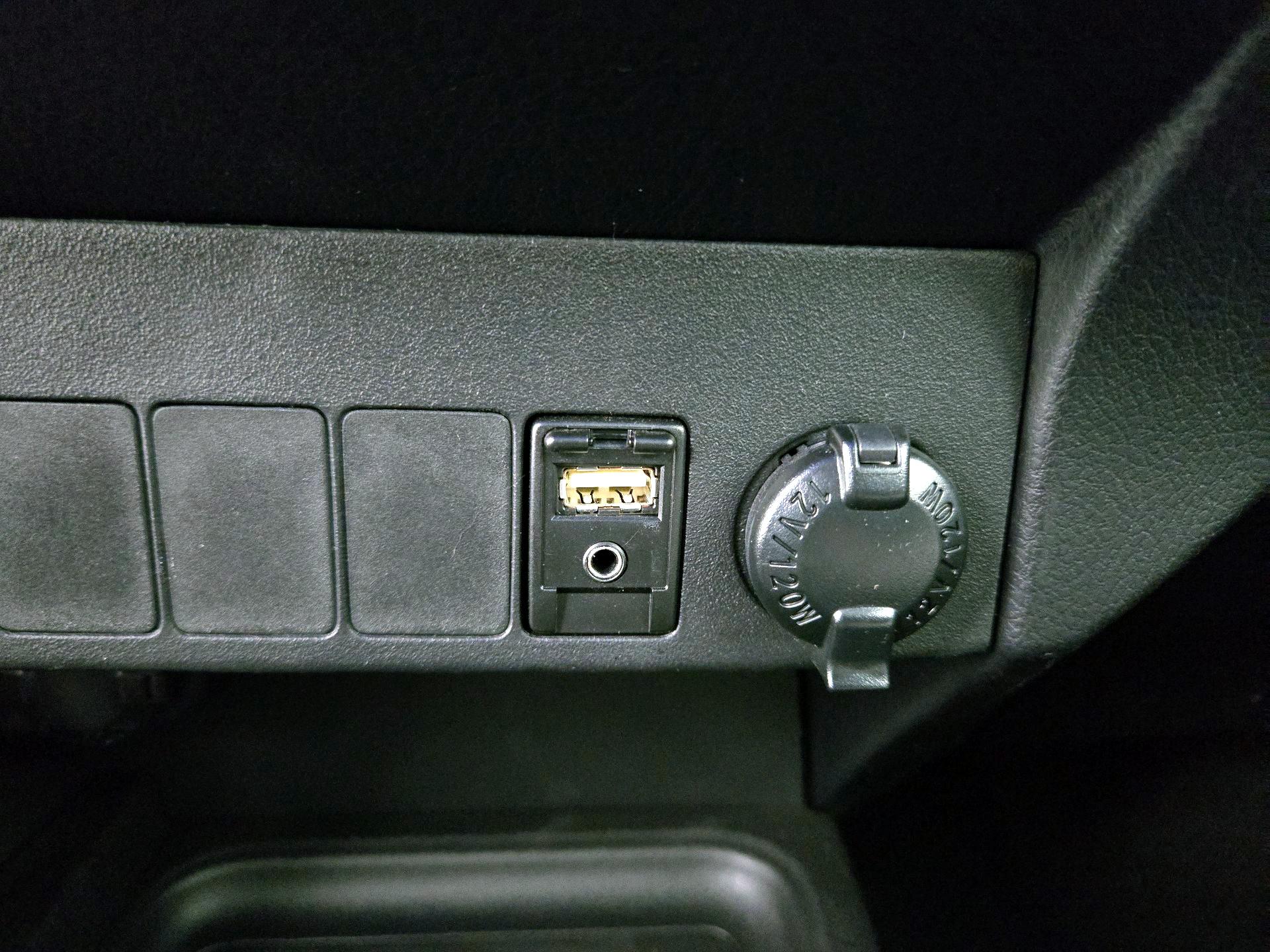 Thumbnail: 2016 Toyota RAV4 - 19