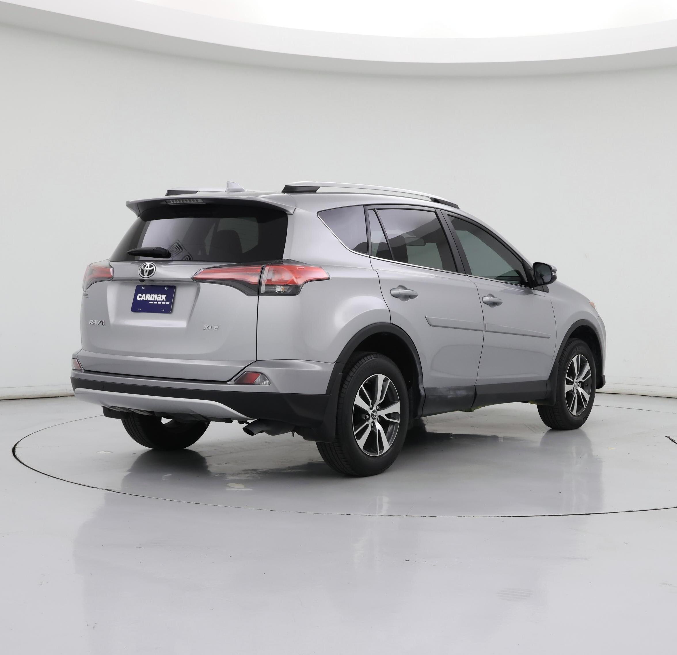 Thumbnail: 2016 Toyota RAV4 - 8