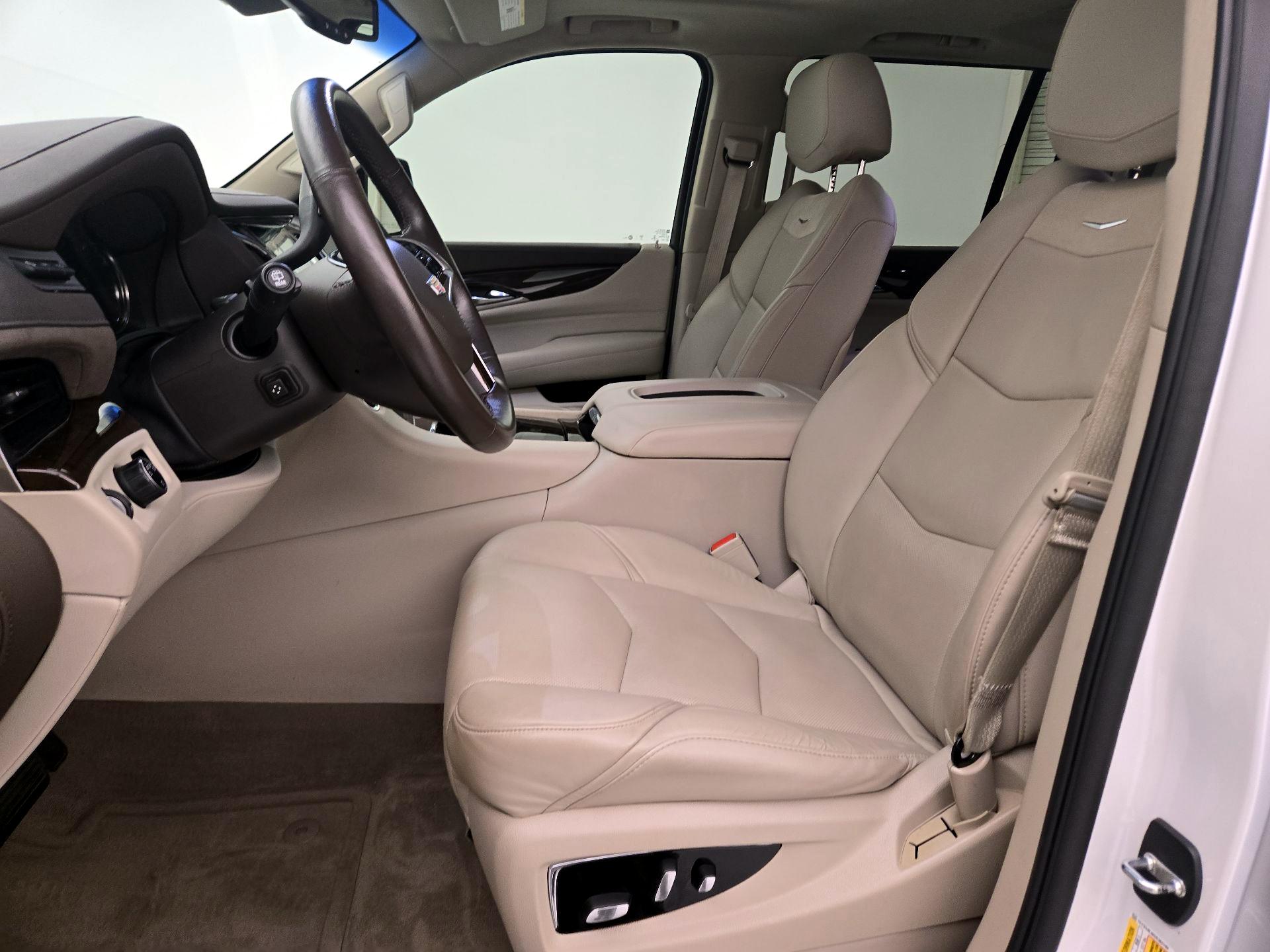 Thumbnail: 2016 Cadillac Escalade - 11