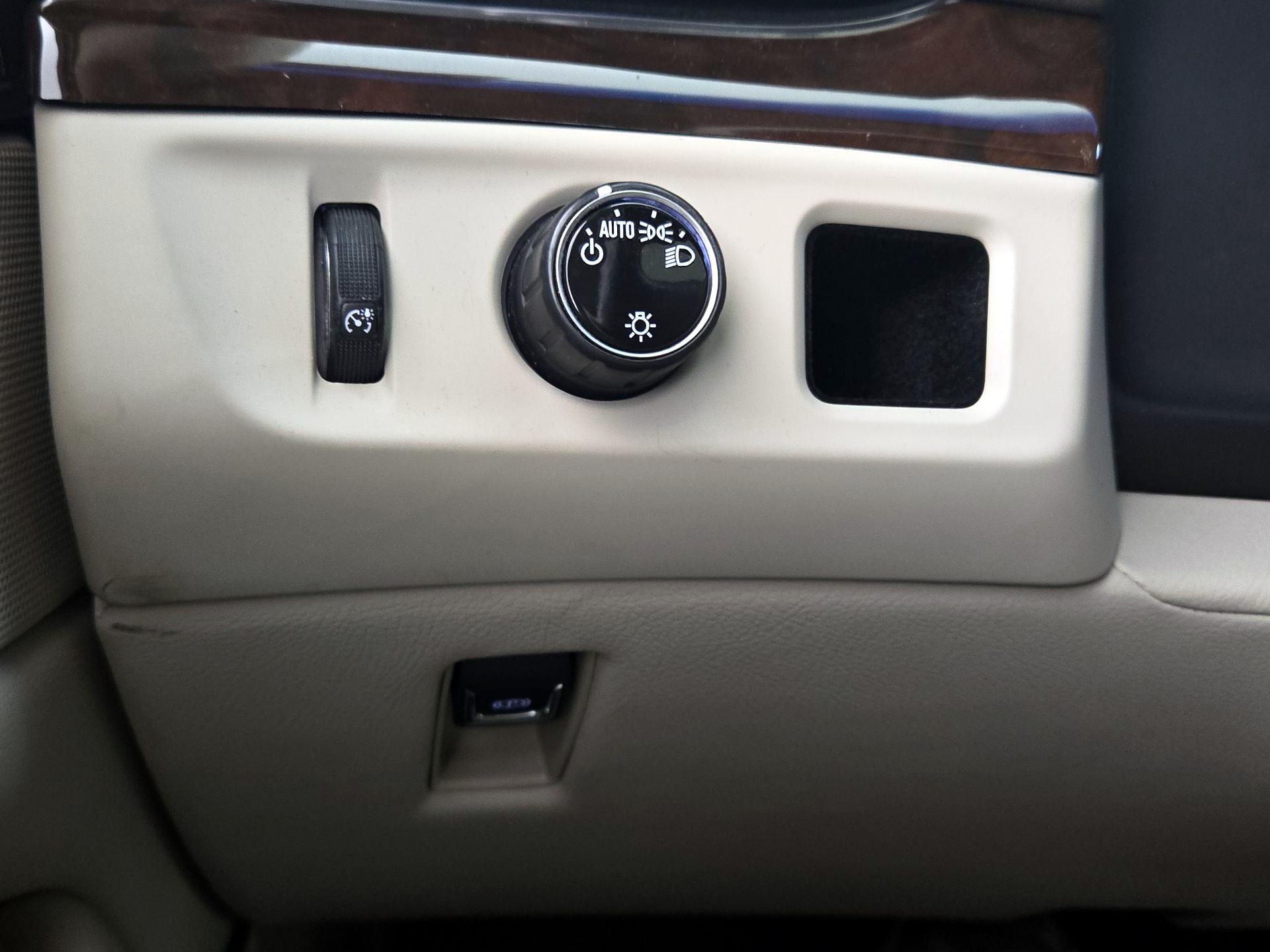 Thumbnail: 2016 Cadillac Escalade - 13