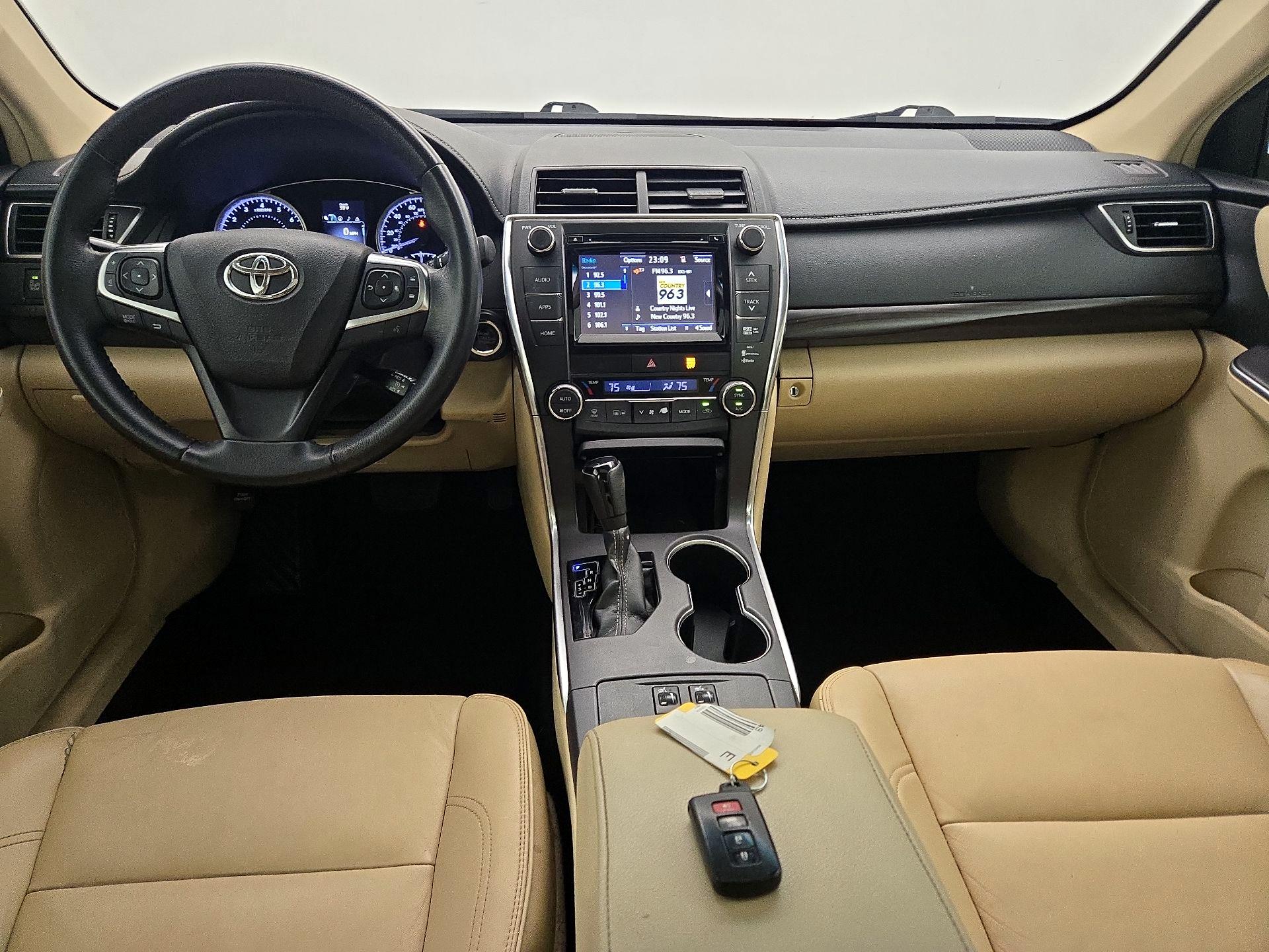 Thumbnail: 2015 Toyota Camry - 9