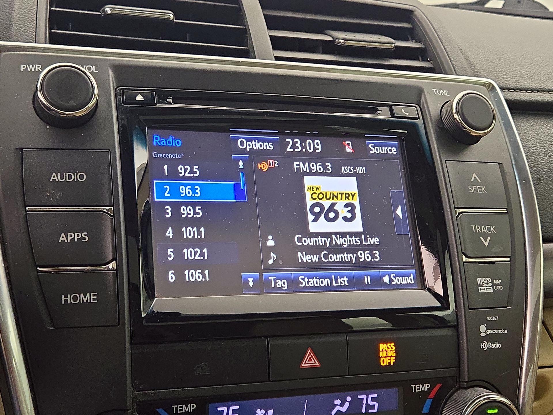 Thumbnail: 2015 Toyota Camry - 15