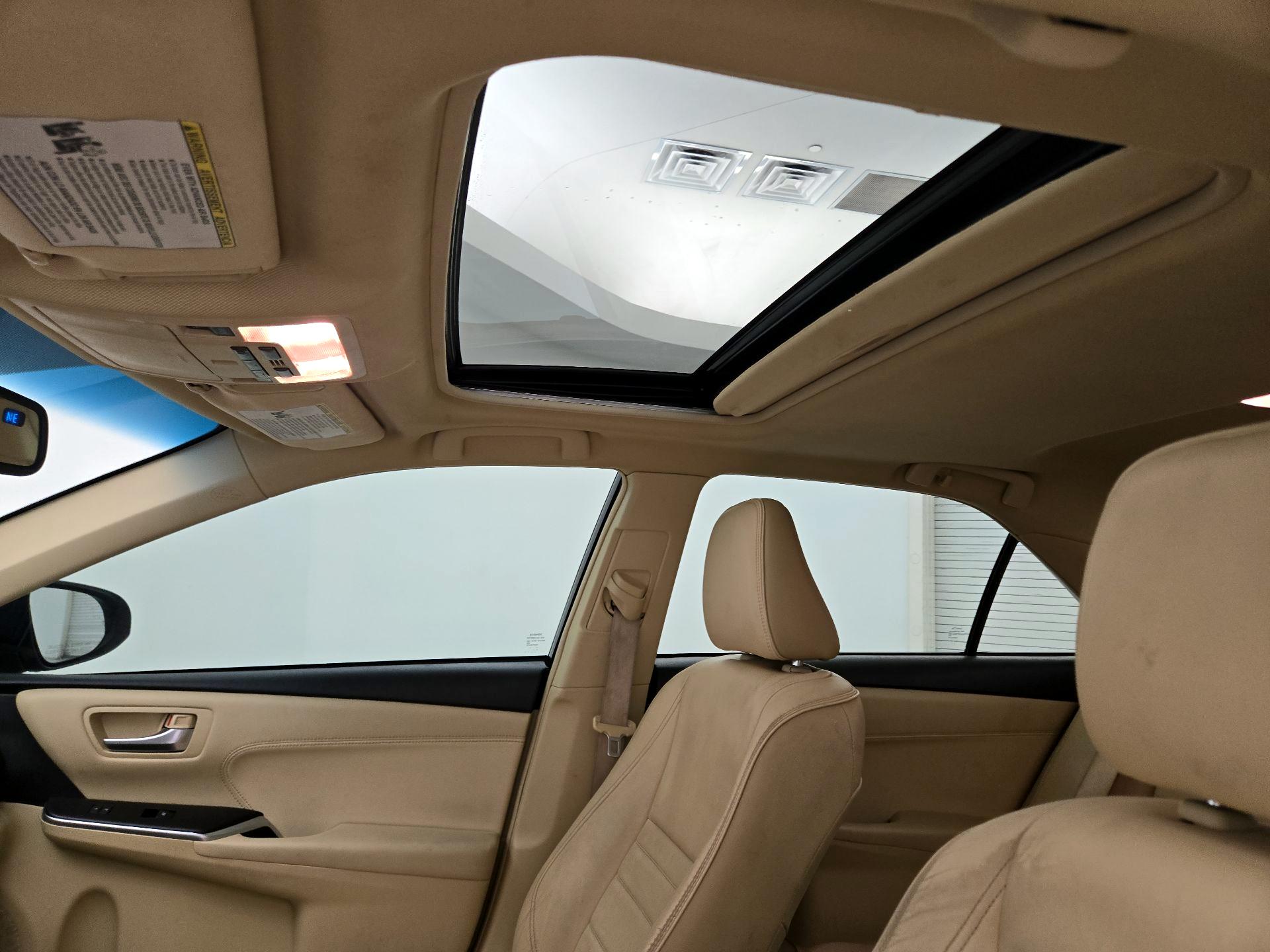 Thumbnail: 2015 Toyota Camry - 19