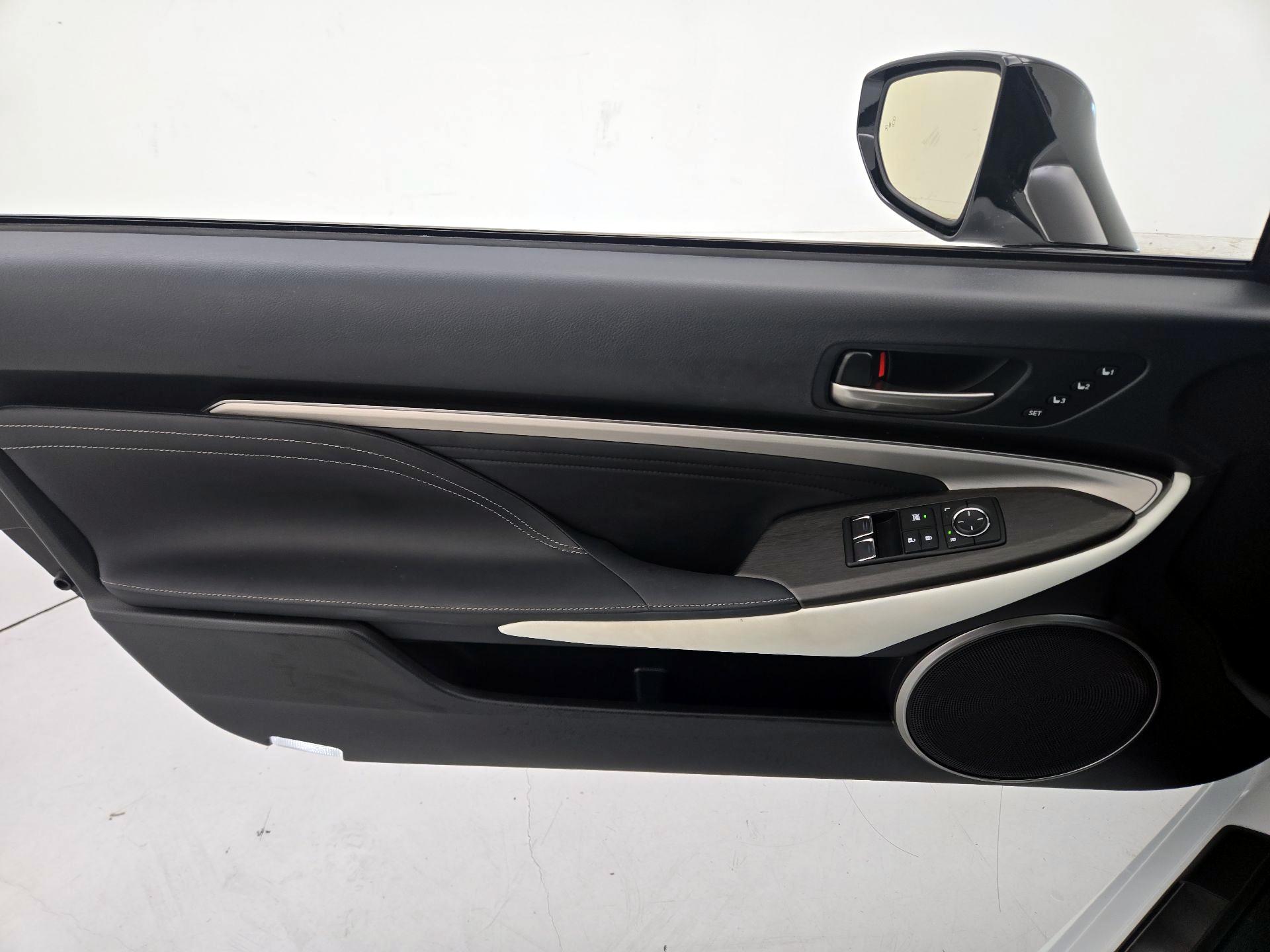 Thumbnail: 2021 Lexus RC - 12