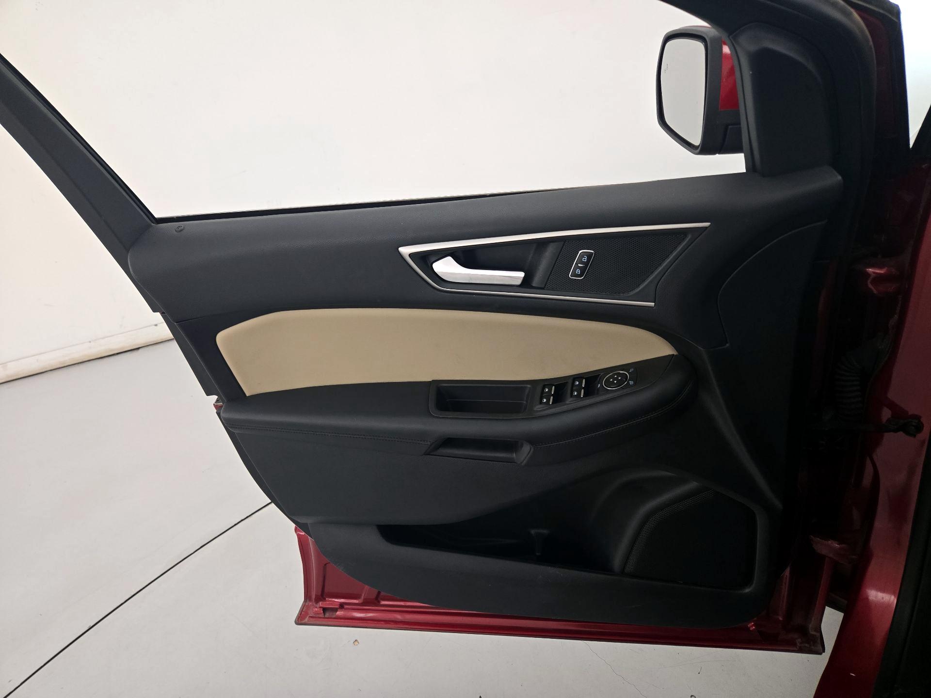 Thumbnail: 2022 Ford Edge - 12