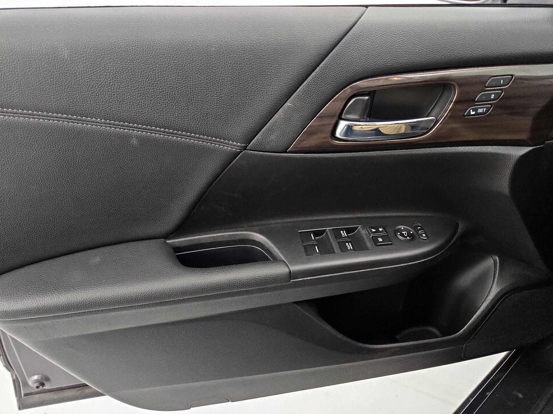 Thumbnail: 2017 Honda Accord - 12