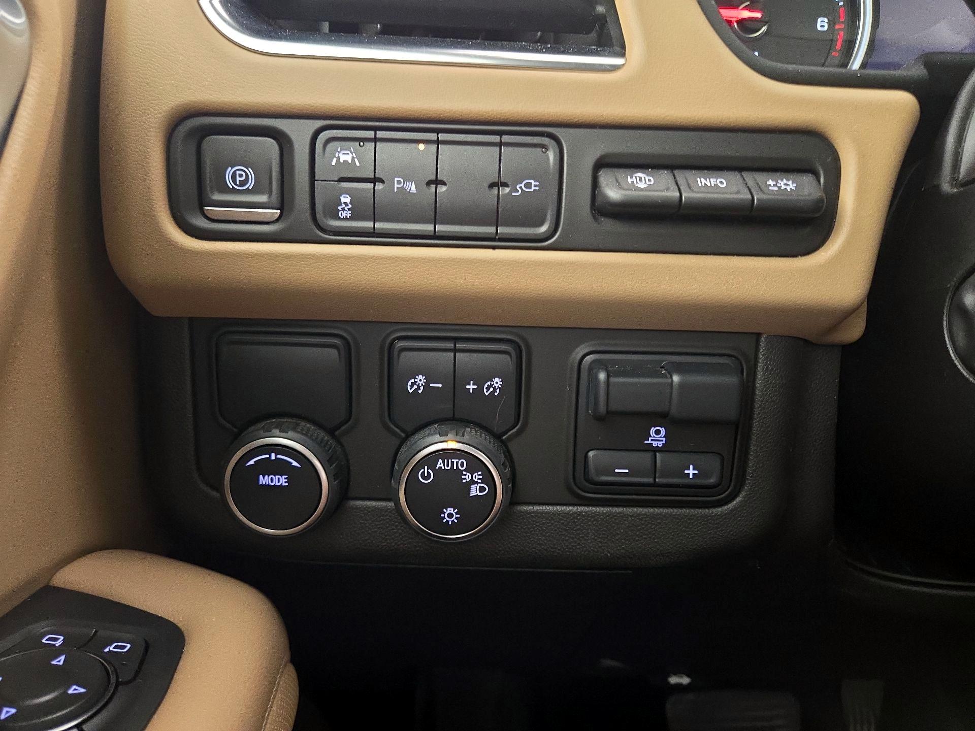 Thumbnail: 2021 Chevrolet Suburban - 13
