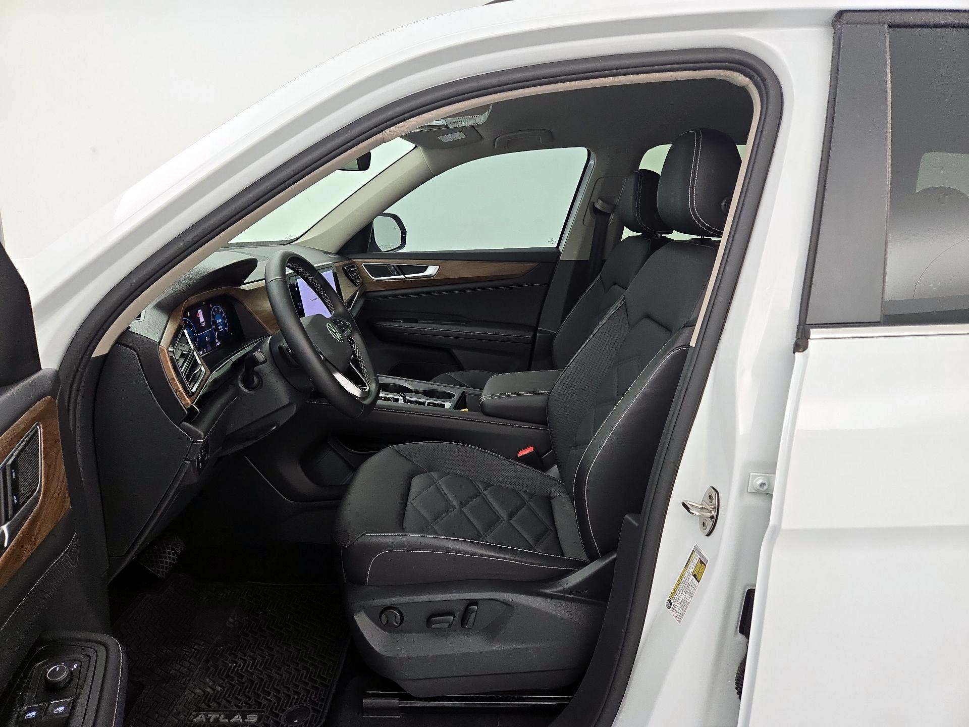 Thumbnail: 2025 Volkswagen Atlas - 11