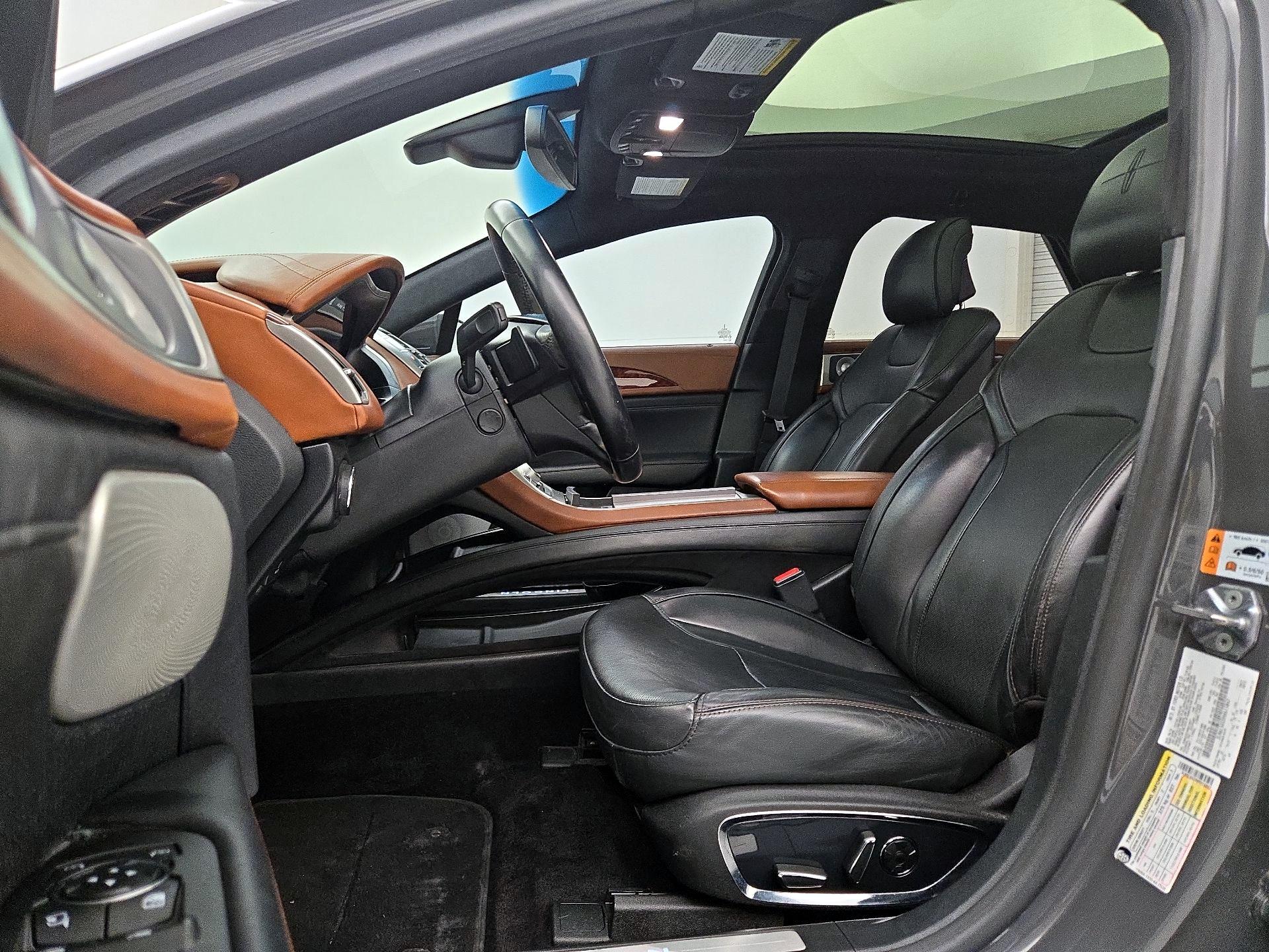 Thumbnail: 2017 Lincoln MKZ - 11