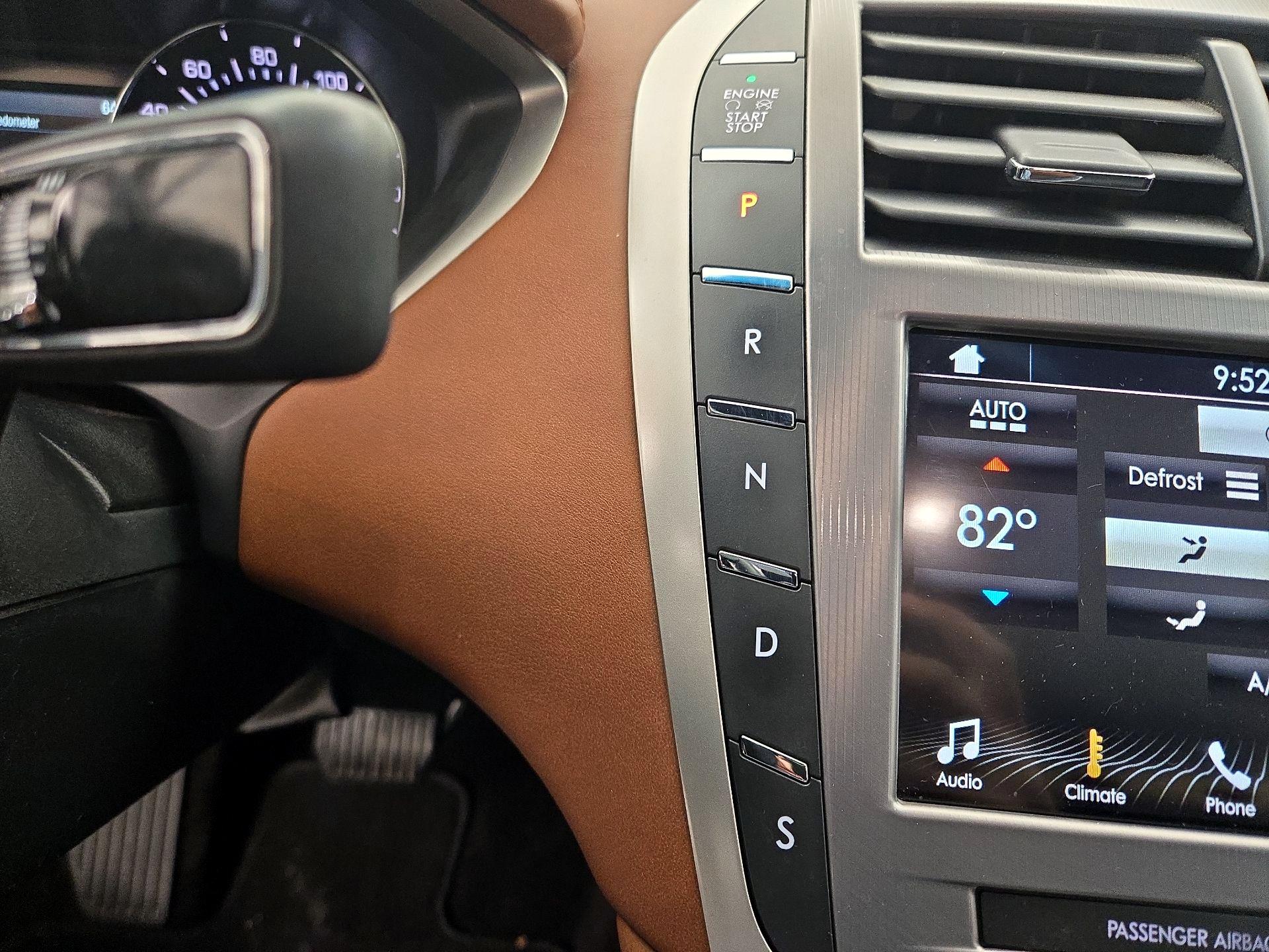 Thumbnail: 2017 Lincoln MKZ - 18