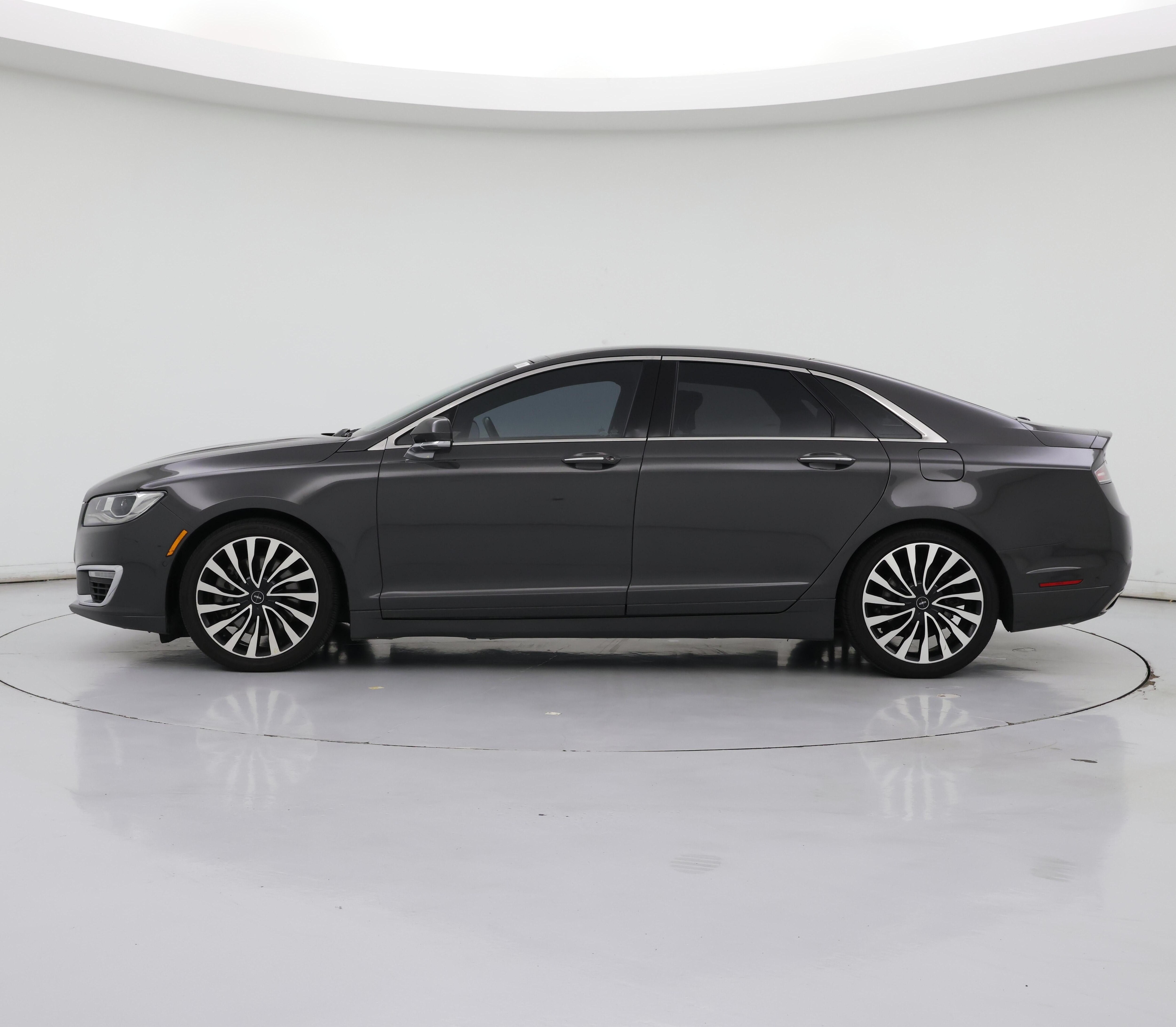 Thumbnail: 2017 Lincoln MKZ - 3