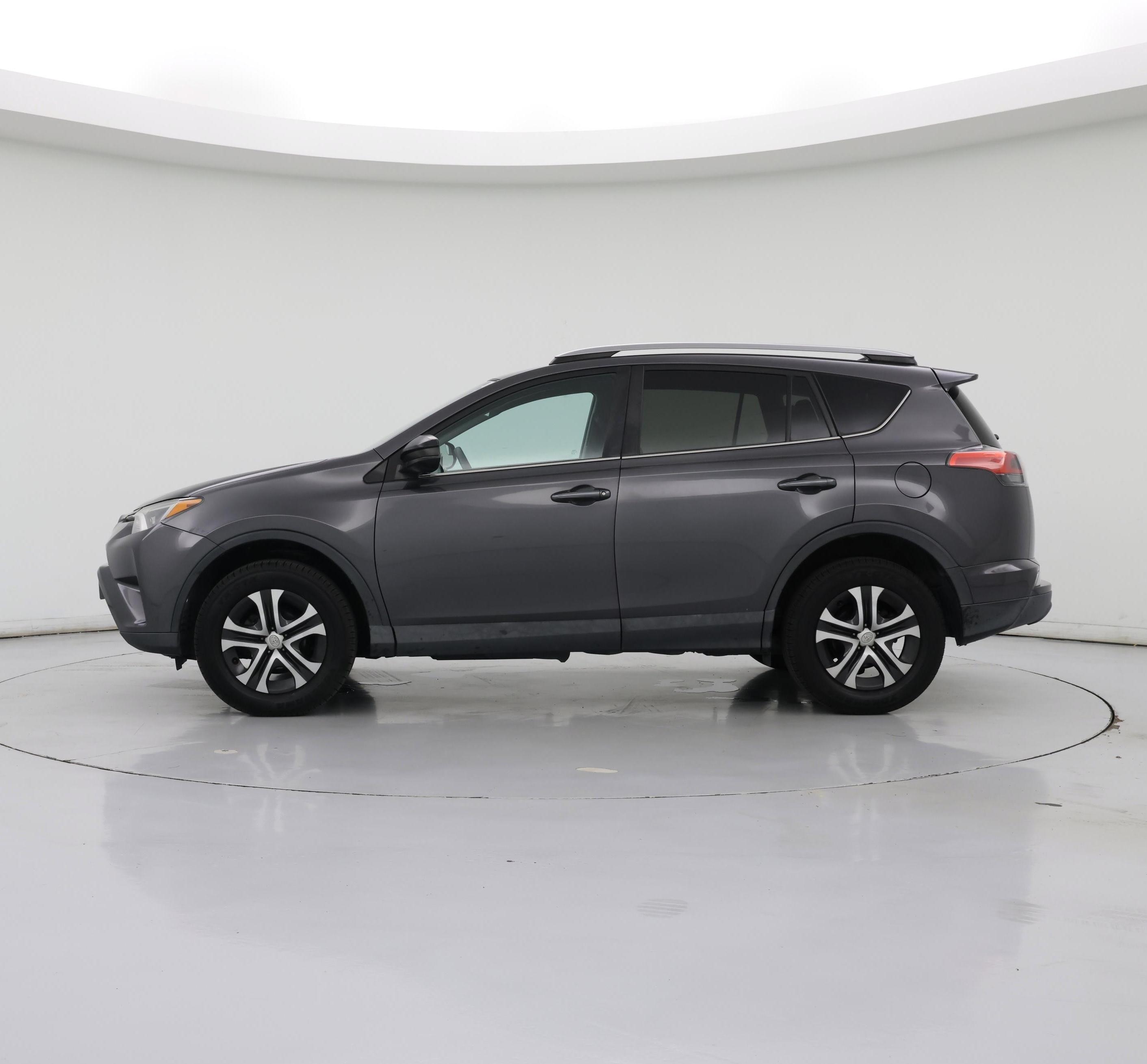 Thumbnail: 2017 Toyota RAV4 - 3