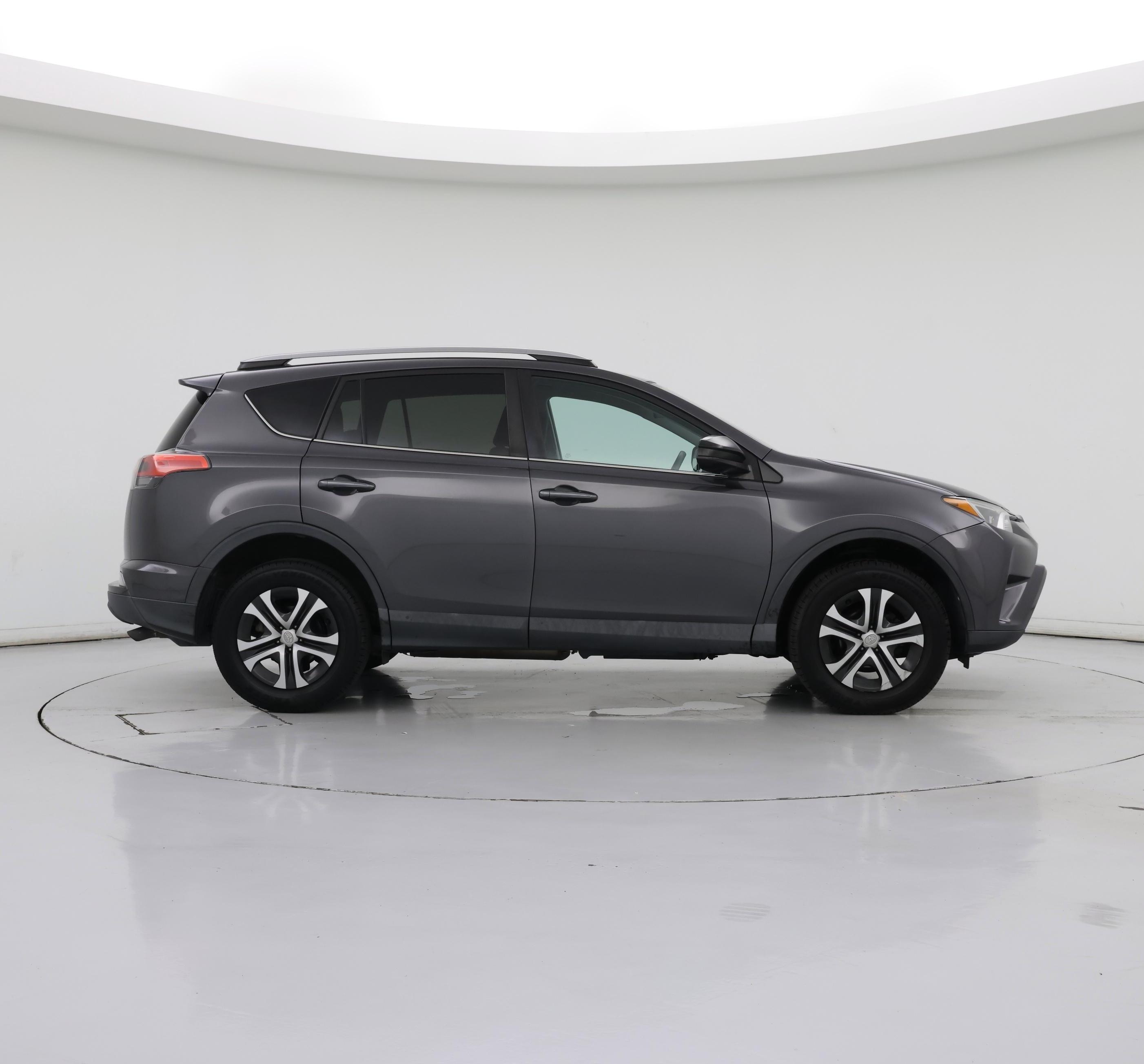 Thumbnail: 2017 Toyota RAV4 - 7
