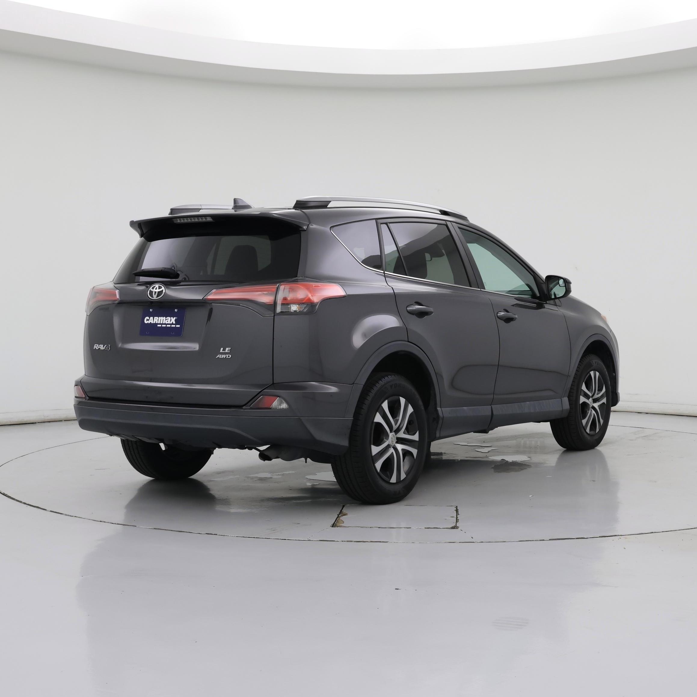 Thumbnail: 2017 Toyota RAV4 - 8