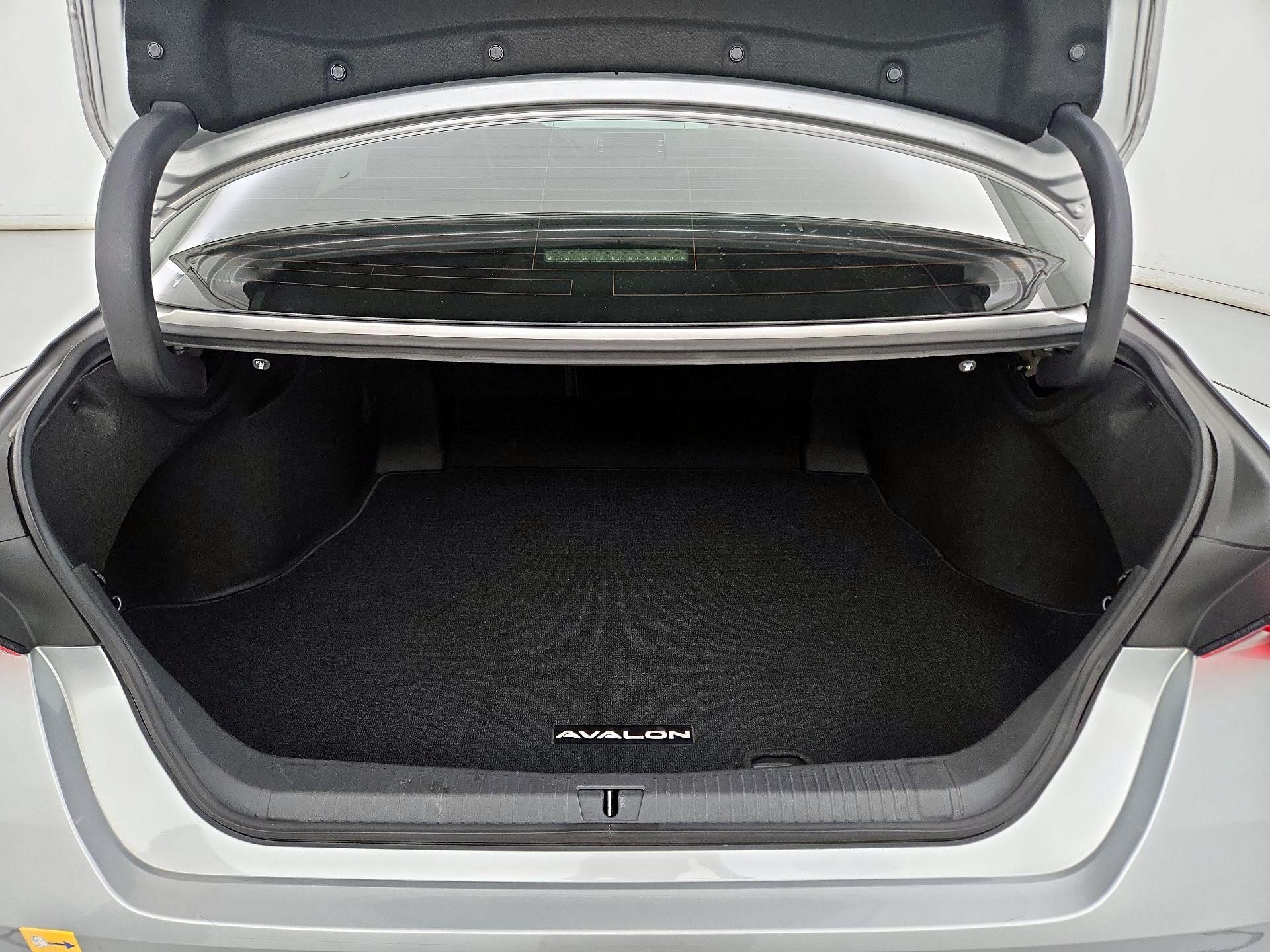 Thumbnail: 2019 Toyota Avalon - 19