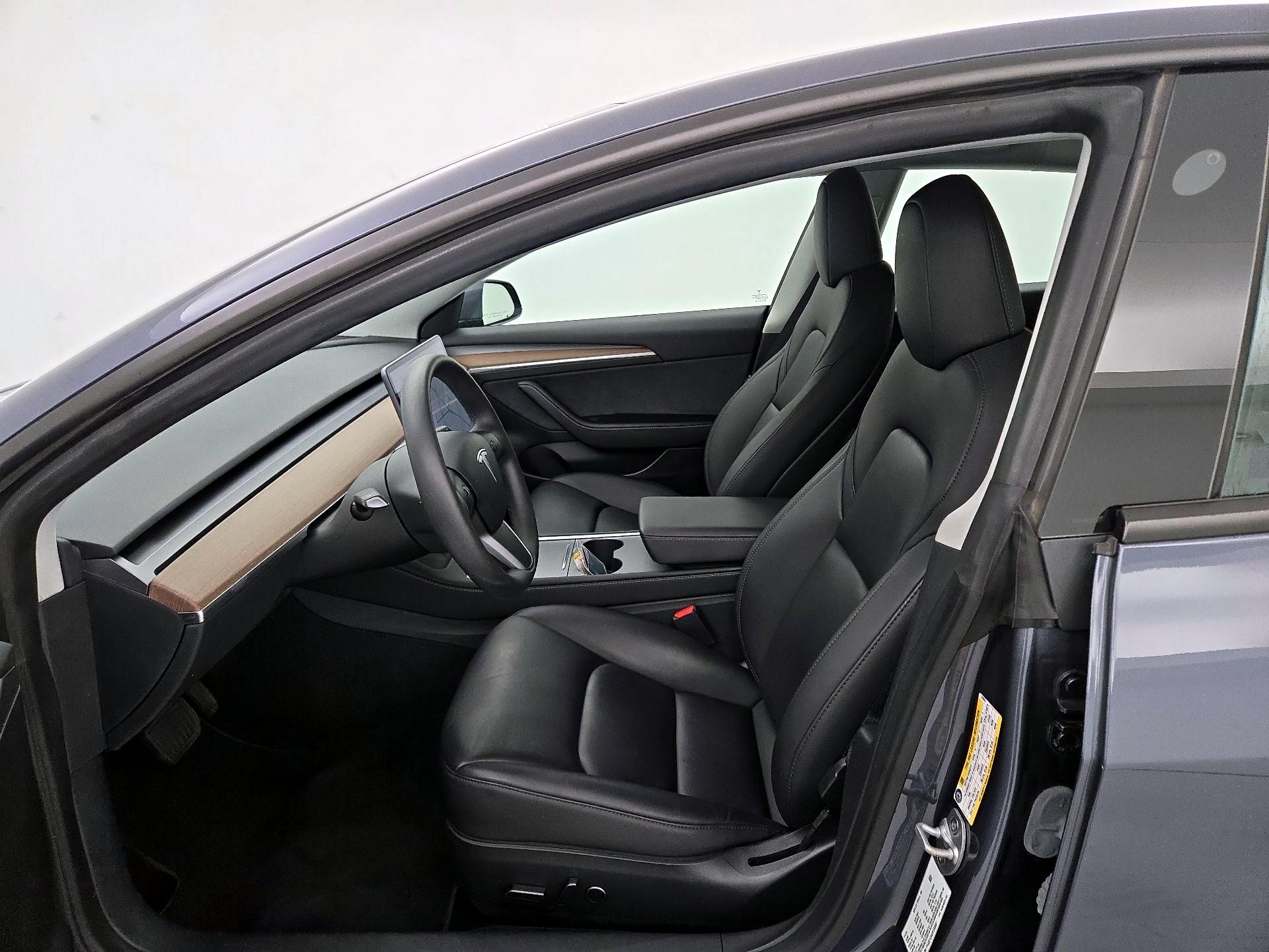Thumbnail: 2023 Tesla Model 3 - 11