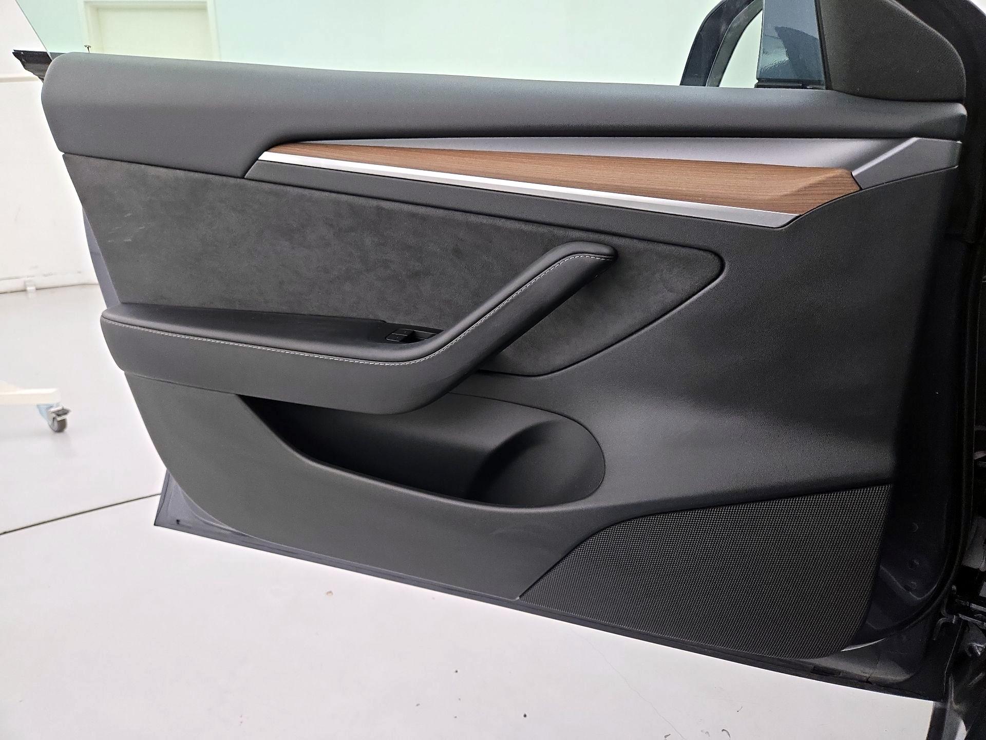 Thumbnail: 2023 Tesla Model 3 - 12
