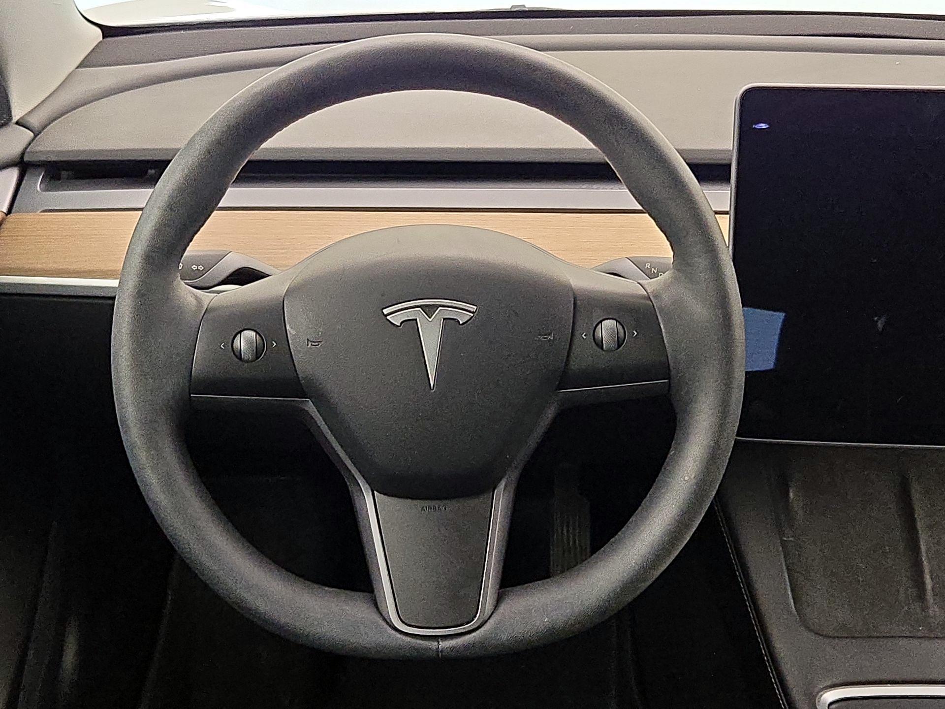 Thumbnail: 2021 Tesla Model 3 - 10
