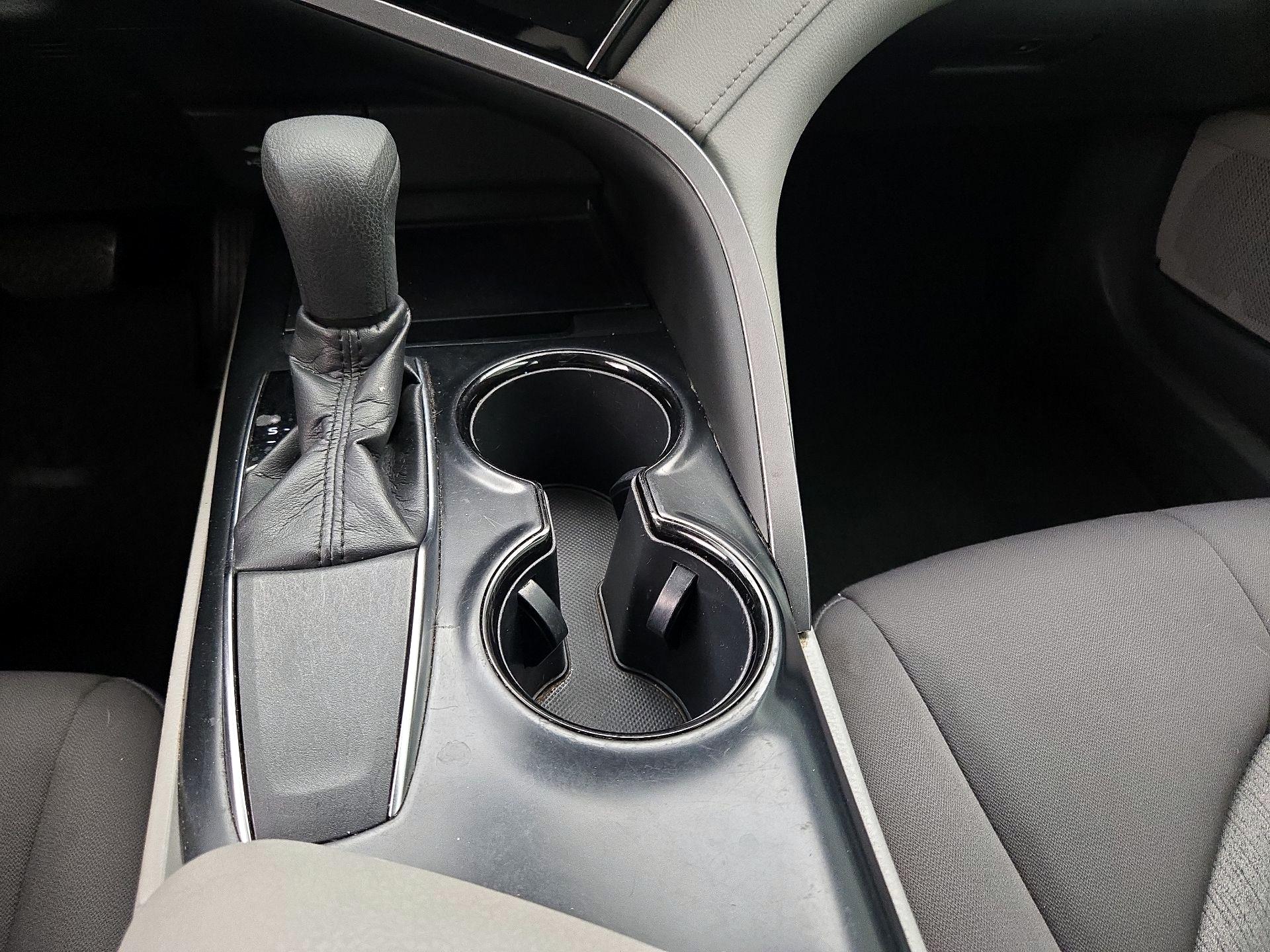 Thumbnail: 2019 Toyota Camry - 17