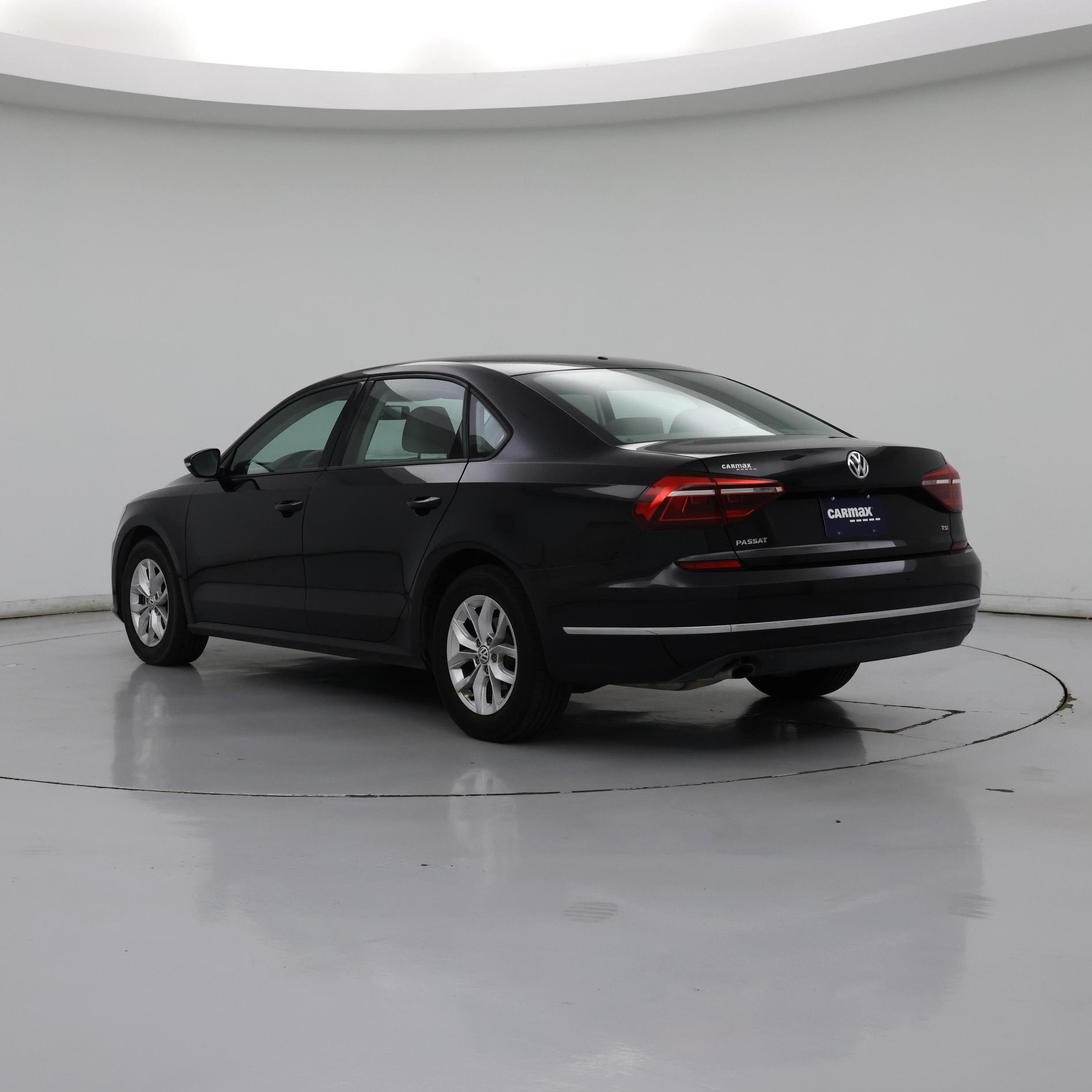 Thumbnail: 2018 Volkswagen Passat - 2