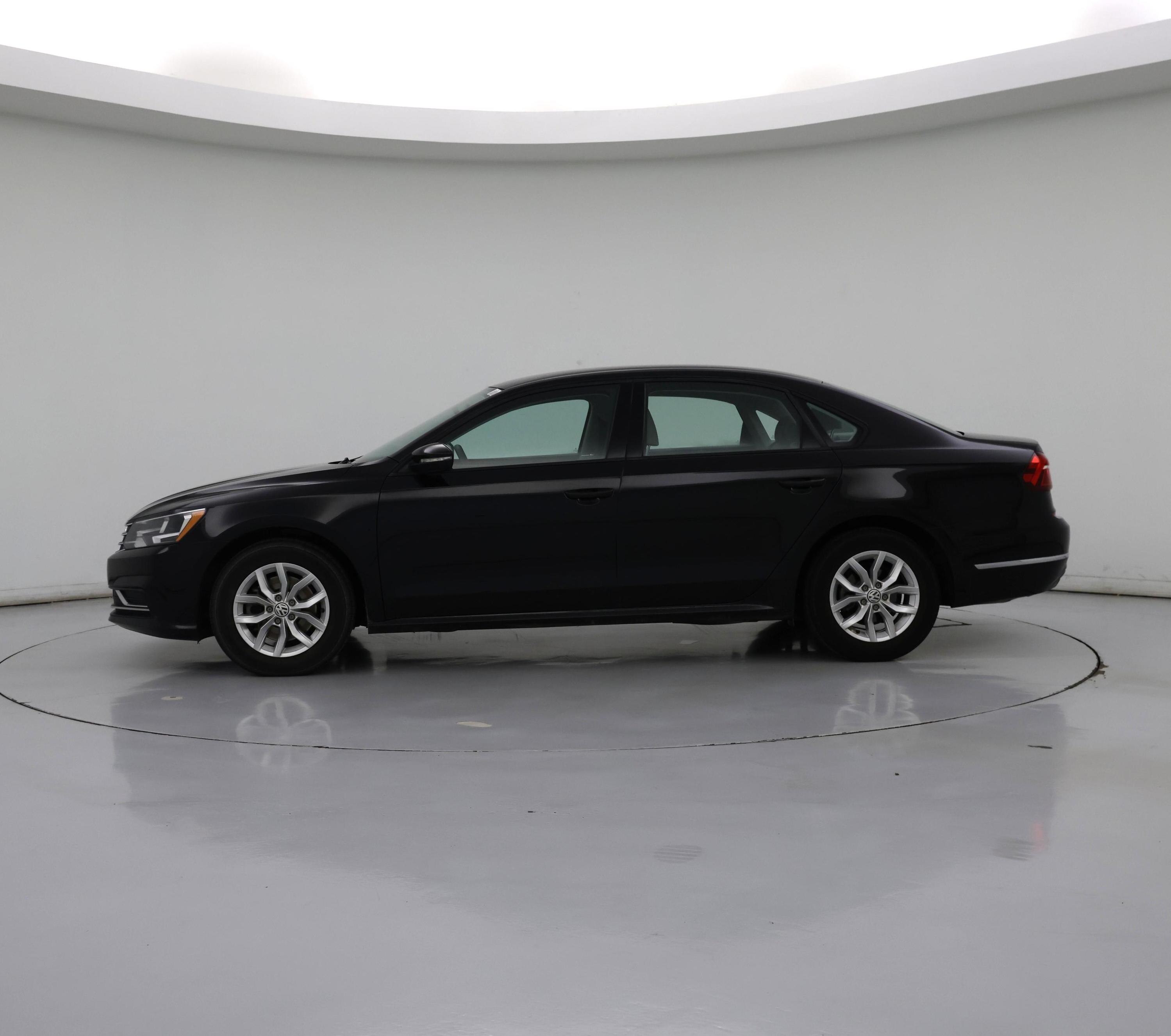 Thumbnail: 2018 Volkswagen Passat - 3