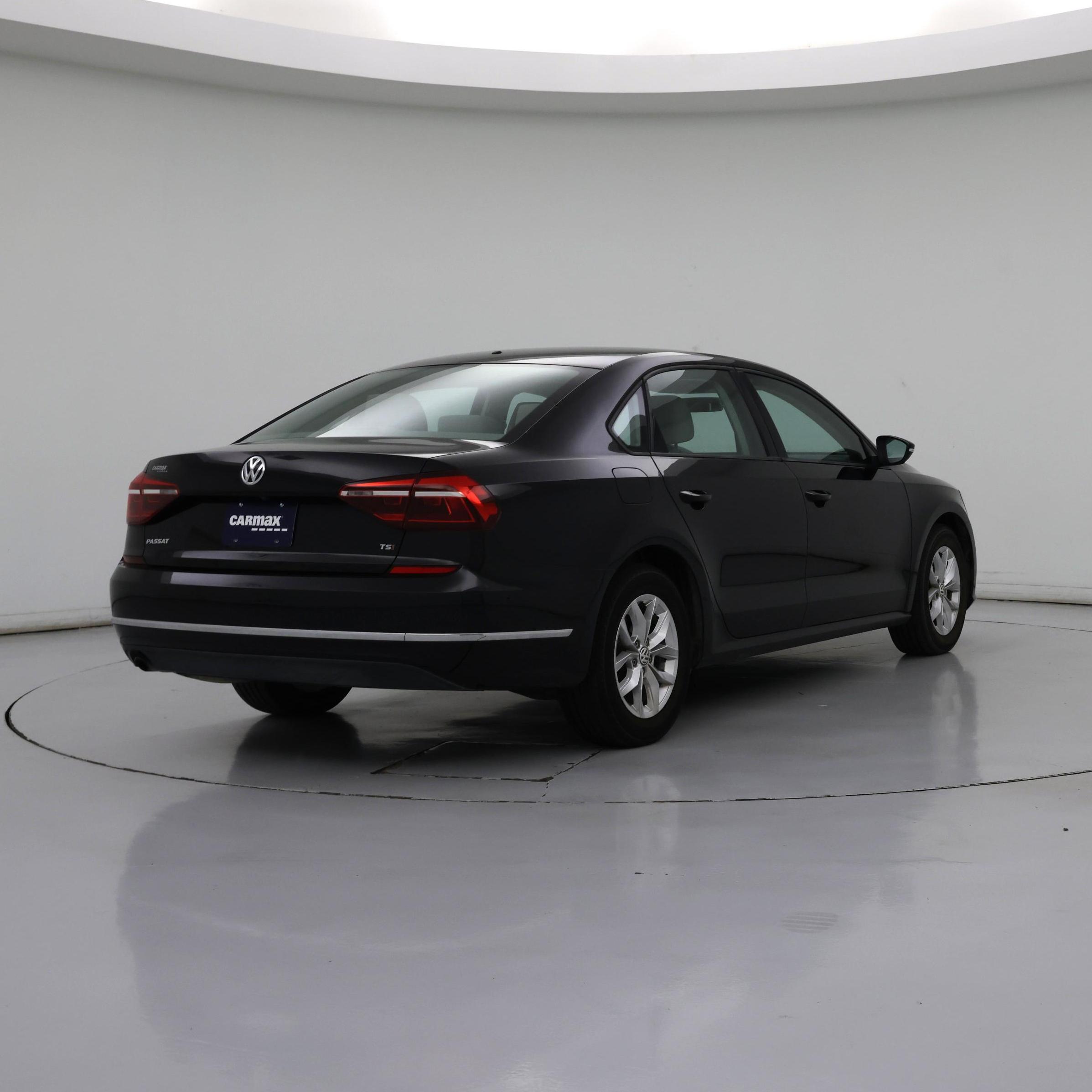 Thumbnail: 2018 Volkswagen Passat - 8