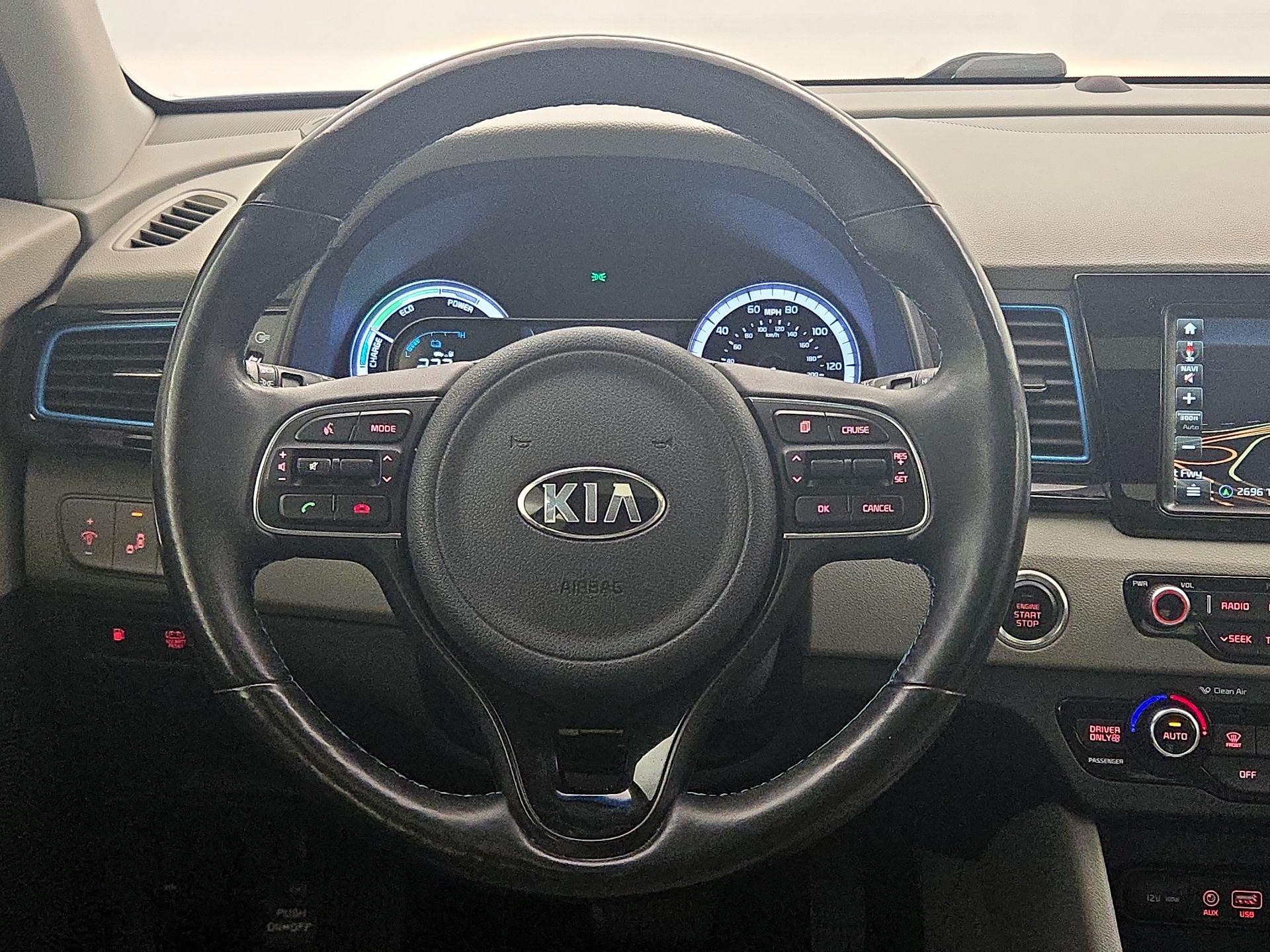 Thumbnail: 2017 Kia Niro - 10