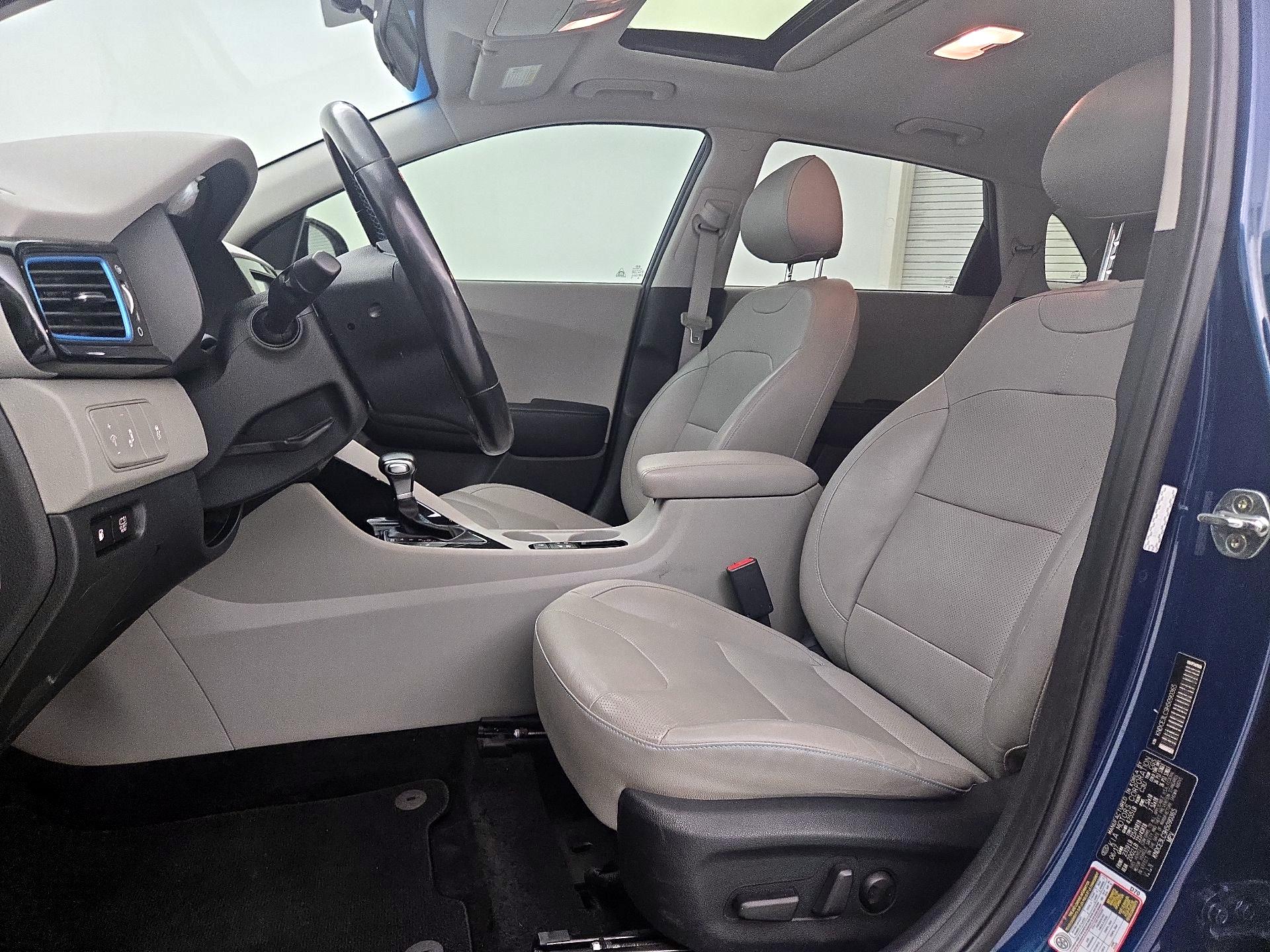 Thumbnail: 2017 Kia Niro - 11