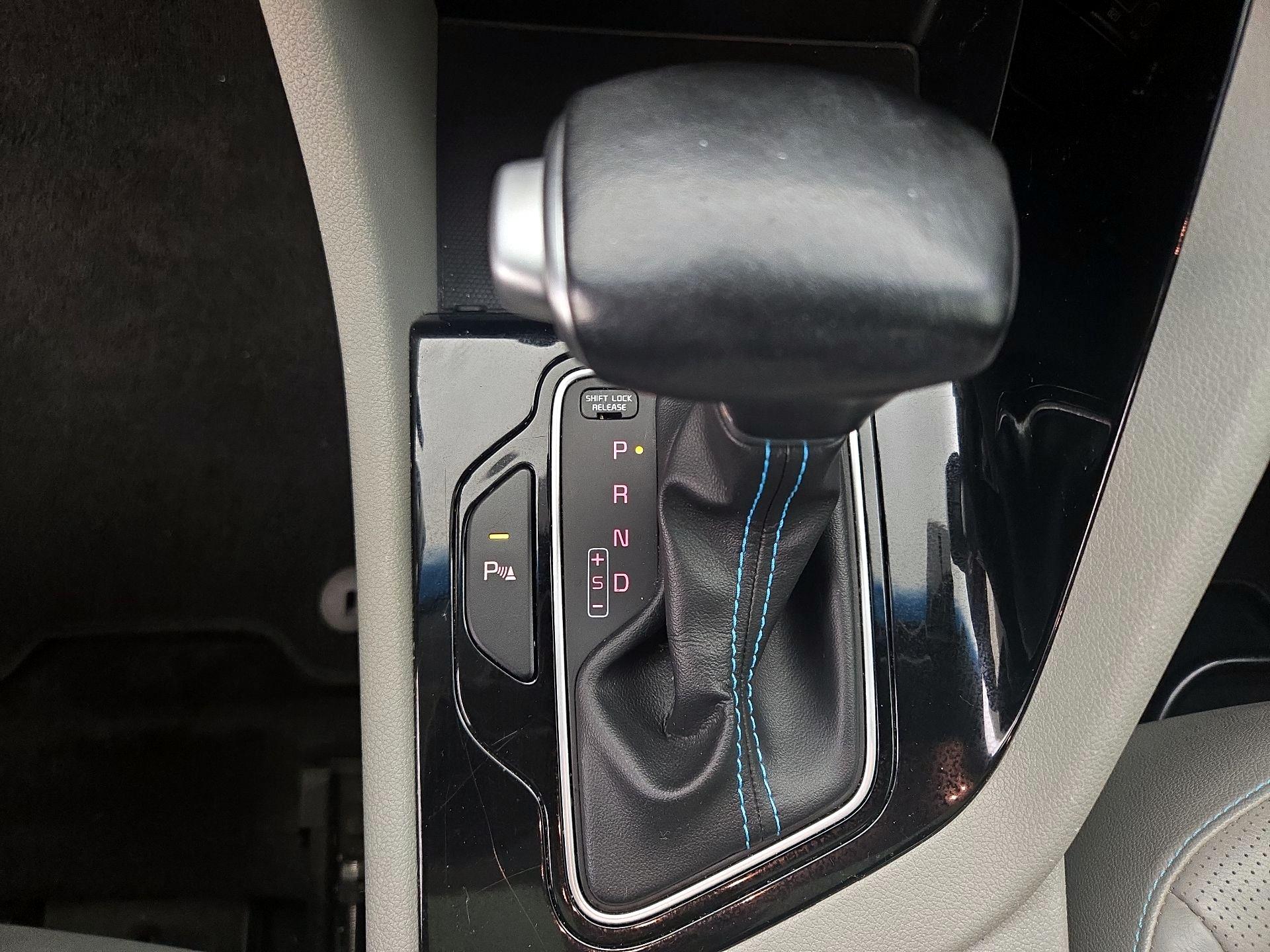 Thumbnail: 2017 Kia Niro - 18