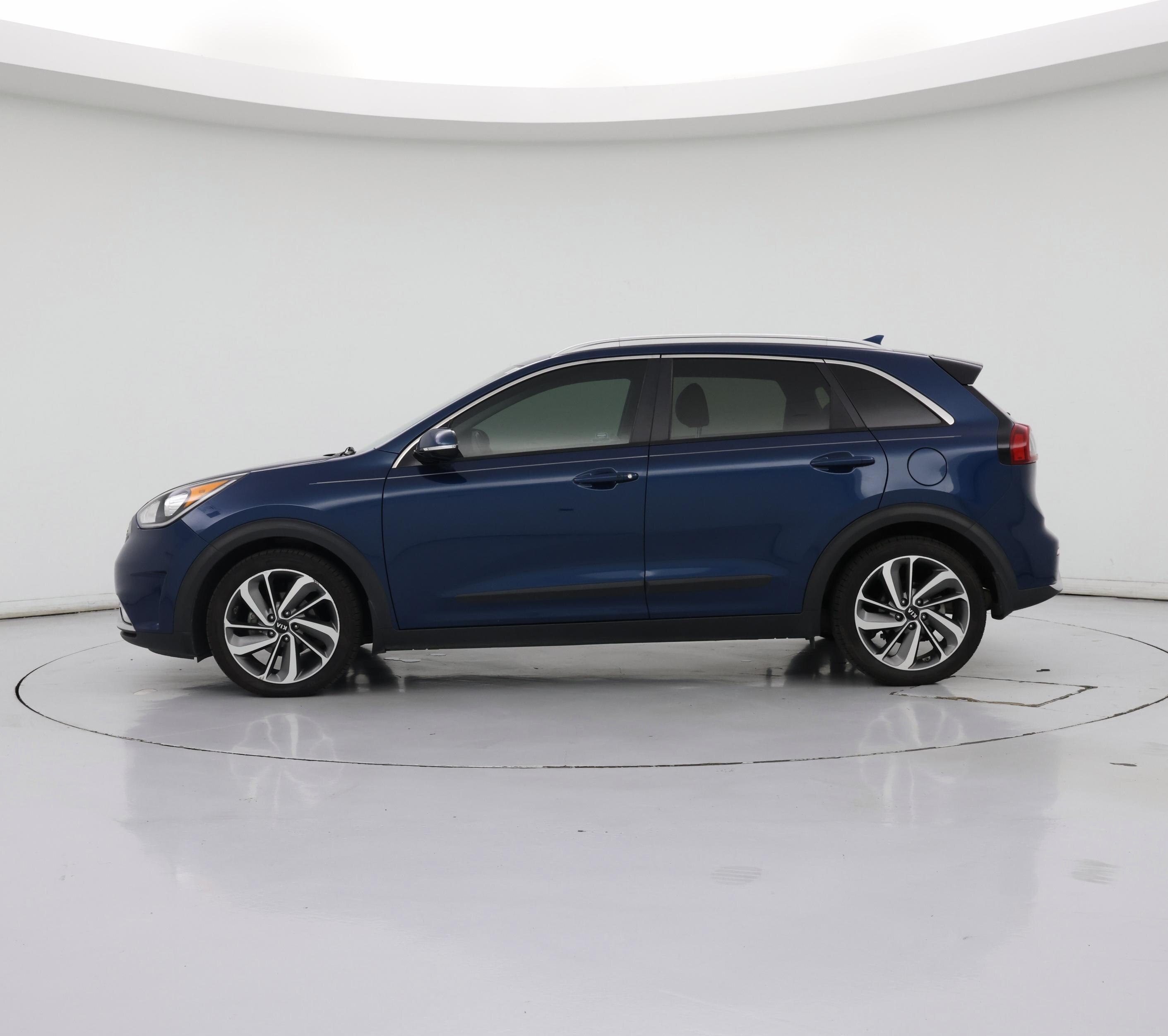 Thumbnail: 2017 Kia Niro - 3