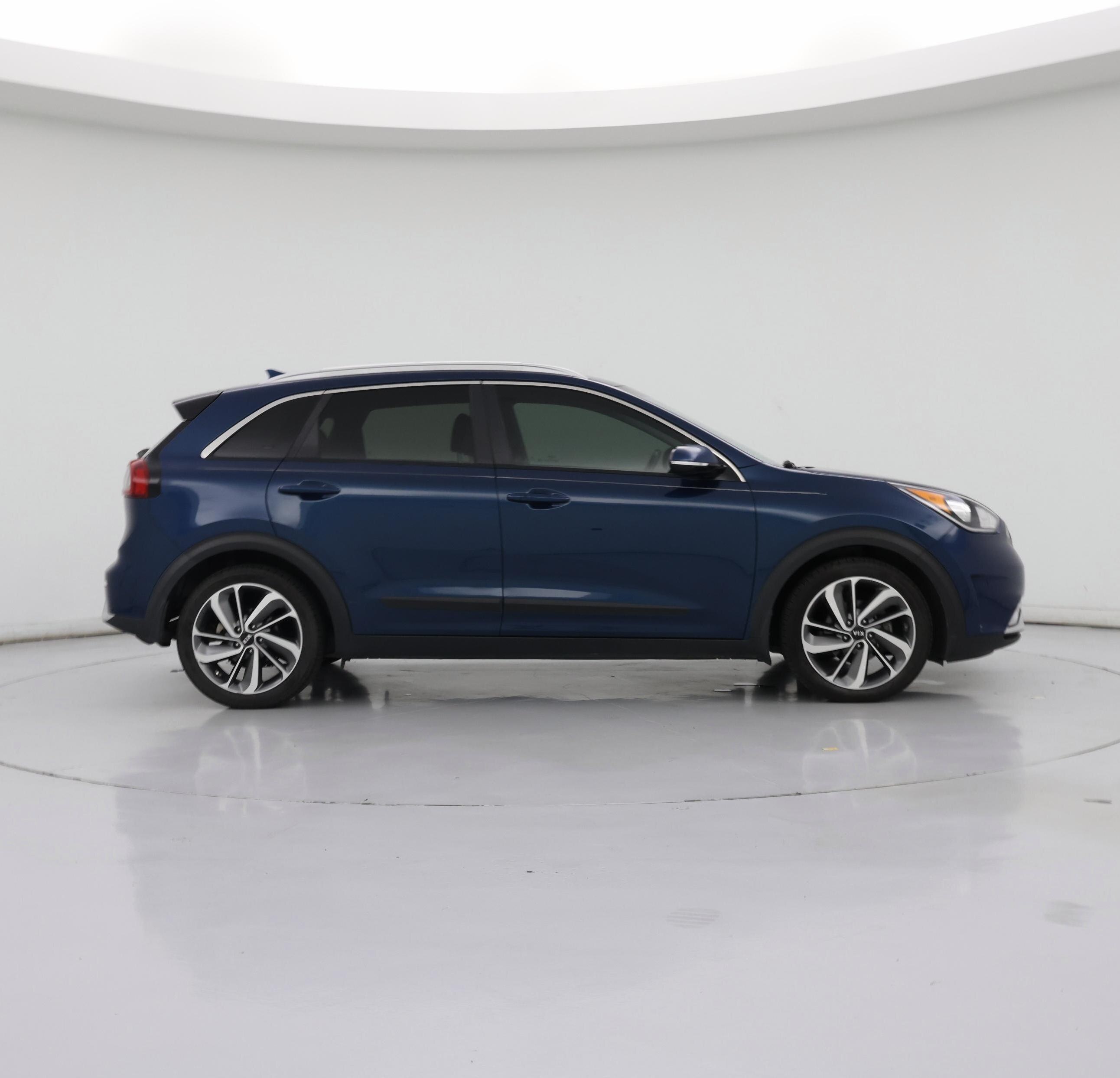 Thumbnail: 2017 Kia Niro - 7