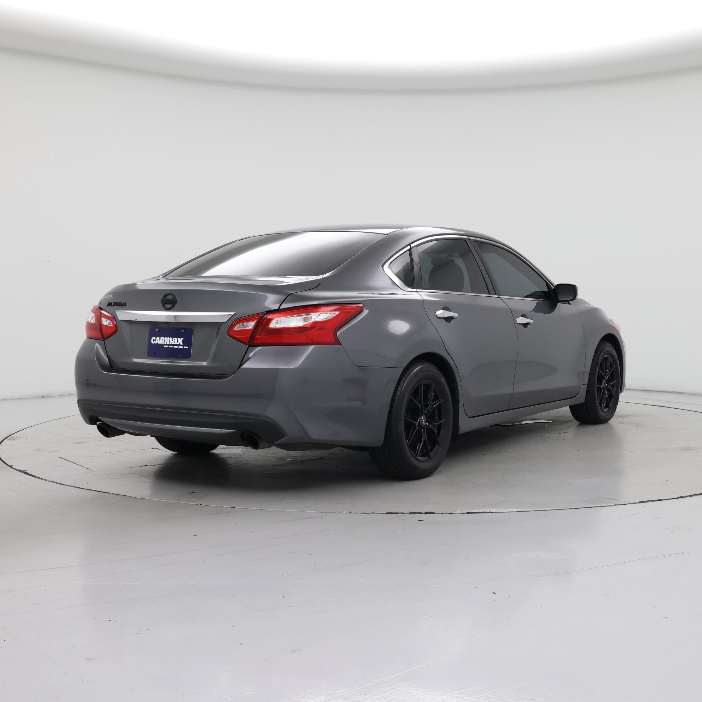 Thumbnail: 2017 Nissan Altima - 8