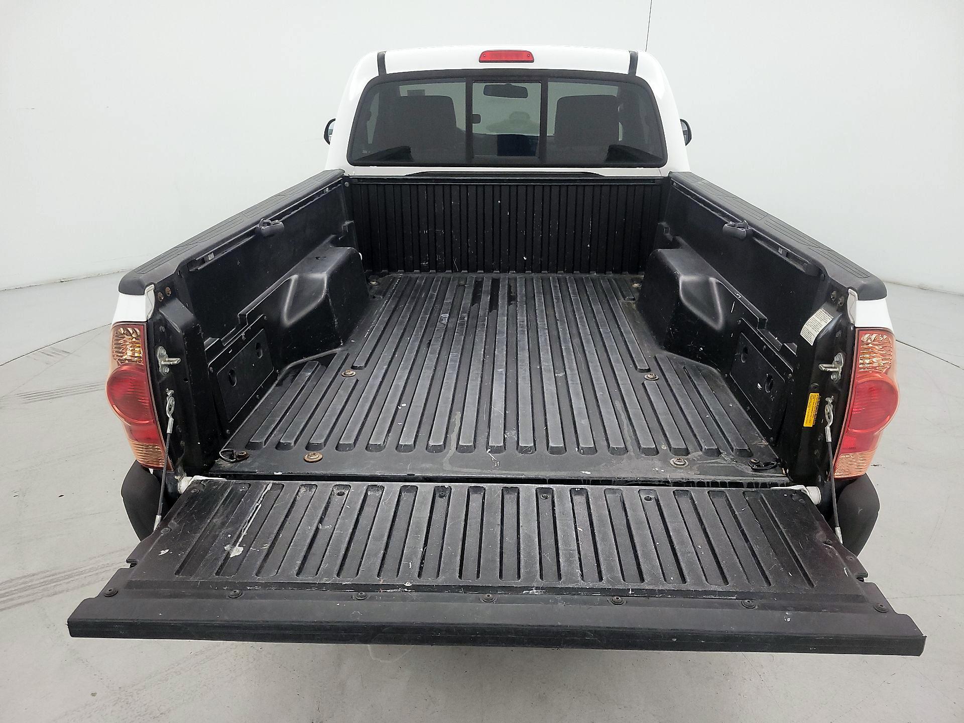 Thumbnail: 2014 Toyota Tacoma - 18