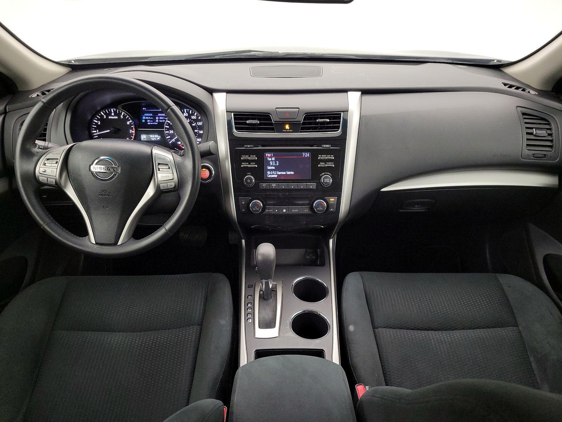 Thumbnail: 2015 Nissan Altima - 9