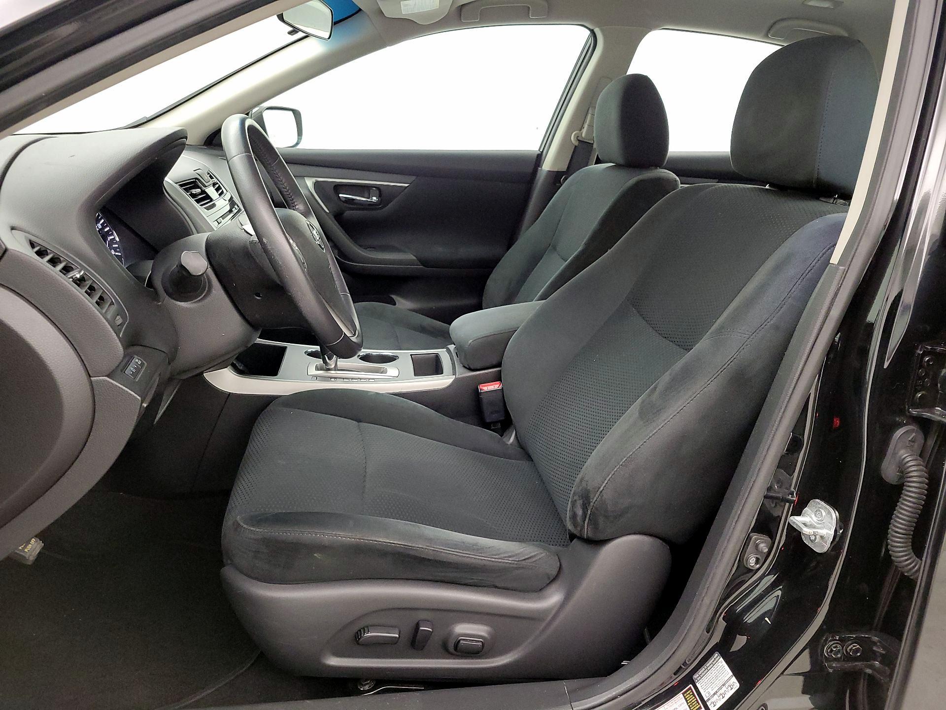 Thumbnail: 2015 Nissan Altima - 11