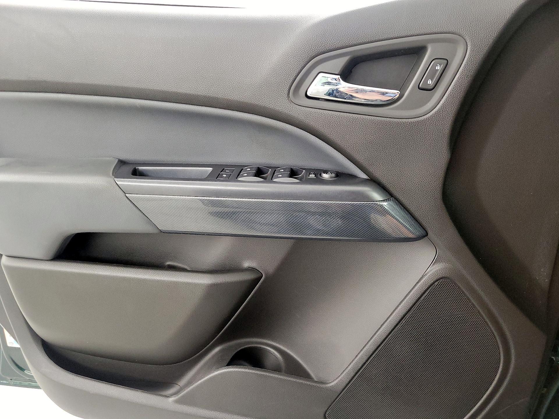 Thumbnail: 2015 Chevrolet Colorado - 12