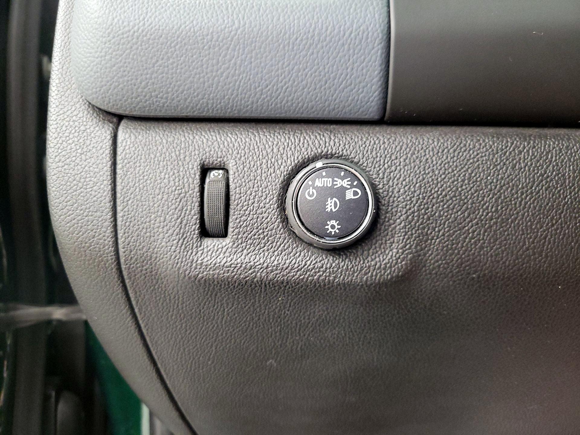 Thumbnail: 2015 Chevrolet Colorado - 13