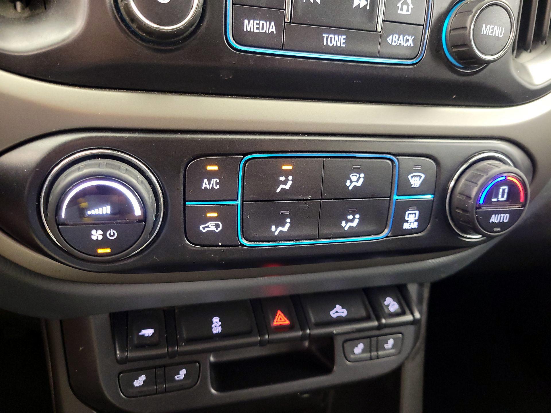 Thumbnail: 2015 Chevrolet Colorado - 17
